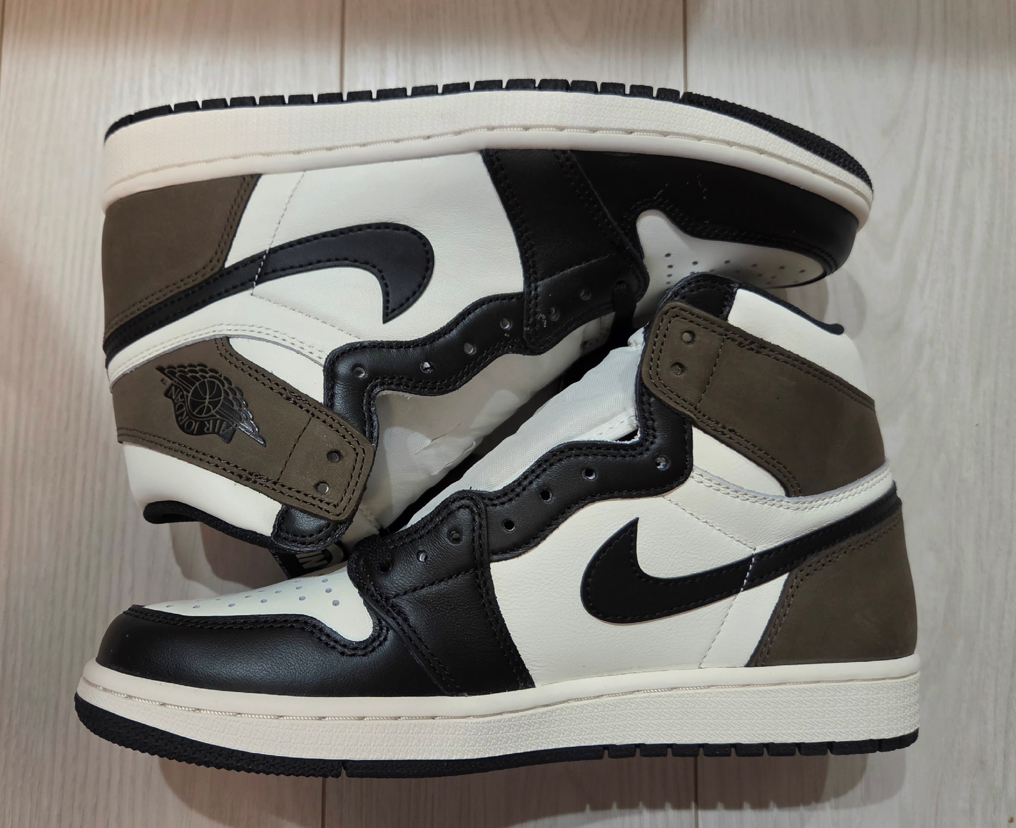 Nike Air Jordan 1 High OG "Sail/Dark Mocha/Black"