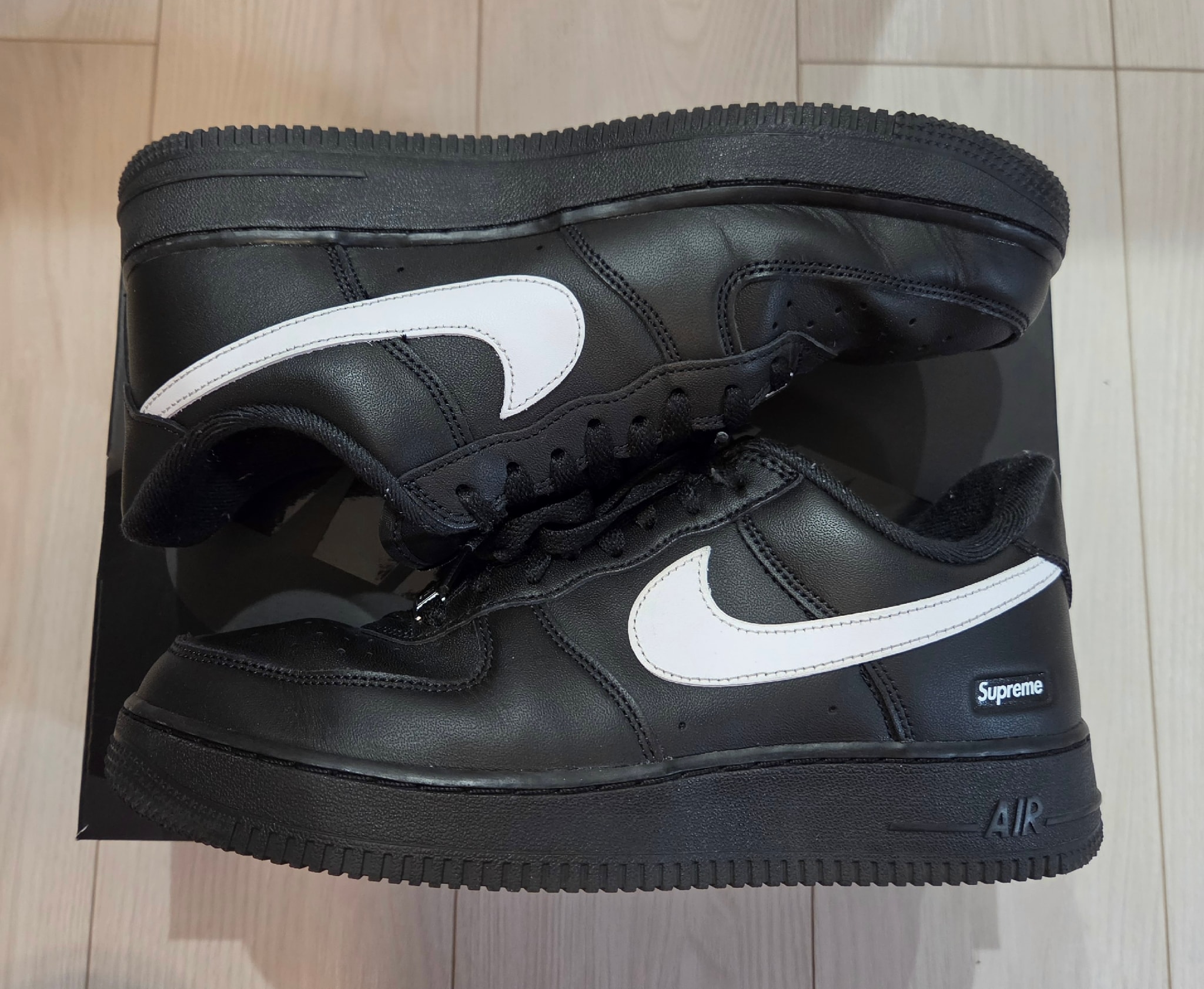 Supreme × Nike Air Force 1 Low "Black/White"