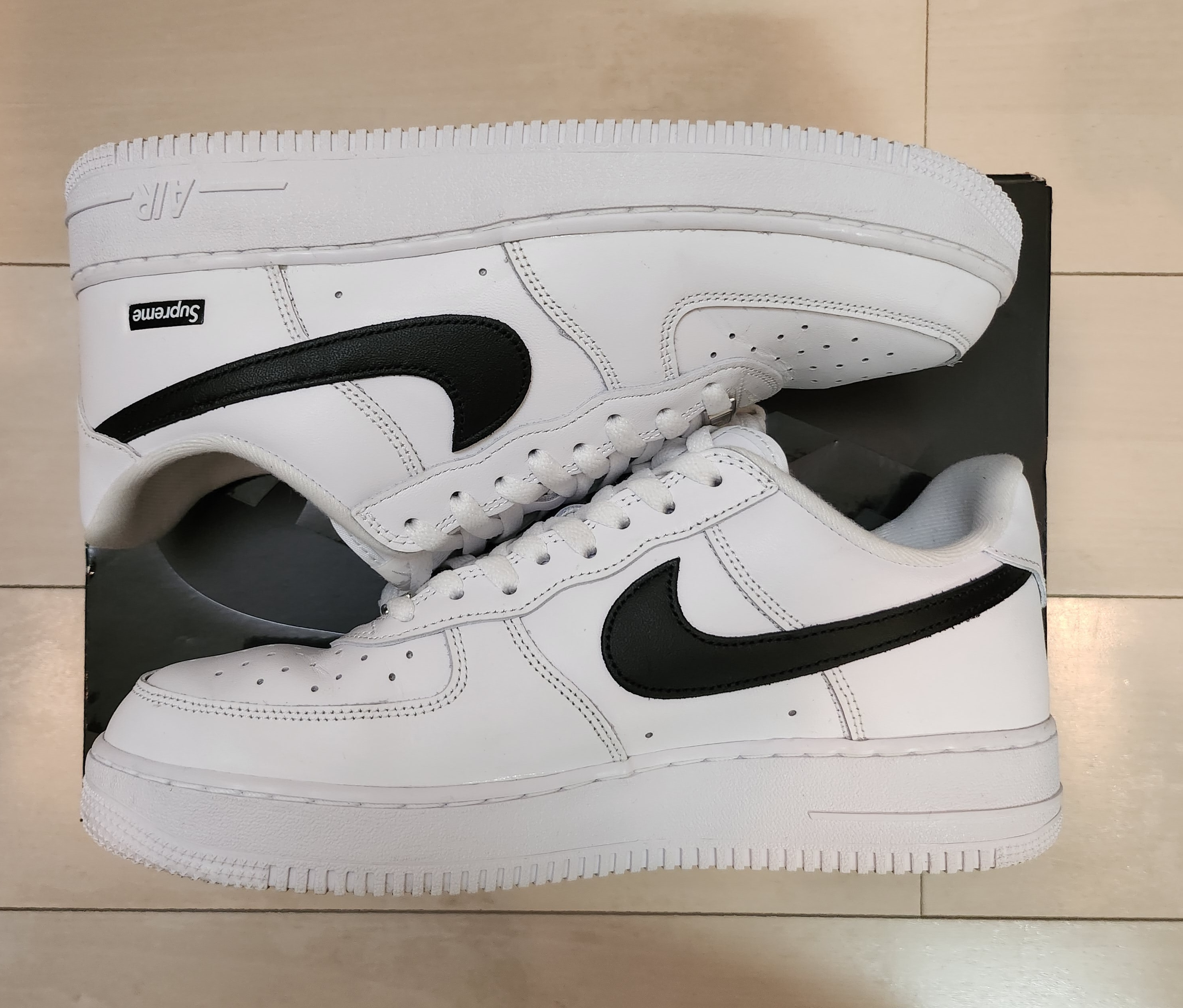 Supreme × Nike Air Force 1 Low "White/Black"