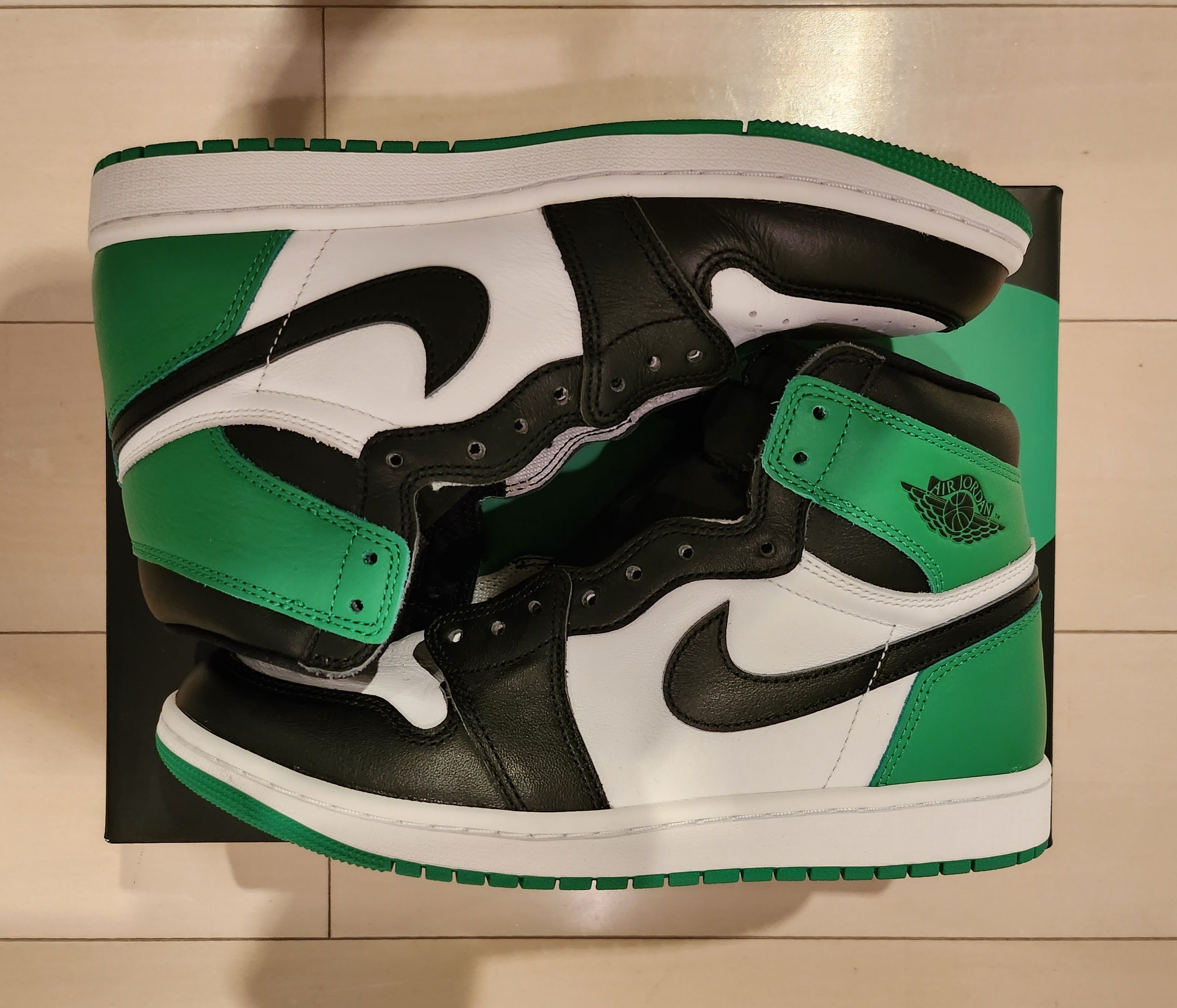 Nike Air Jordan 1 Retro High OG "Celtics/Black and Lucky Green" (2023)