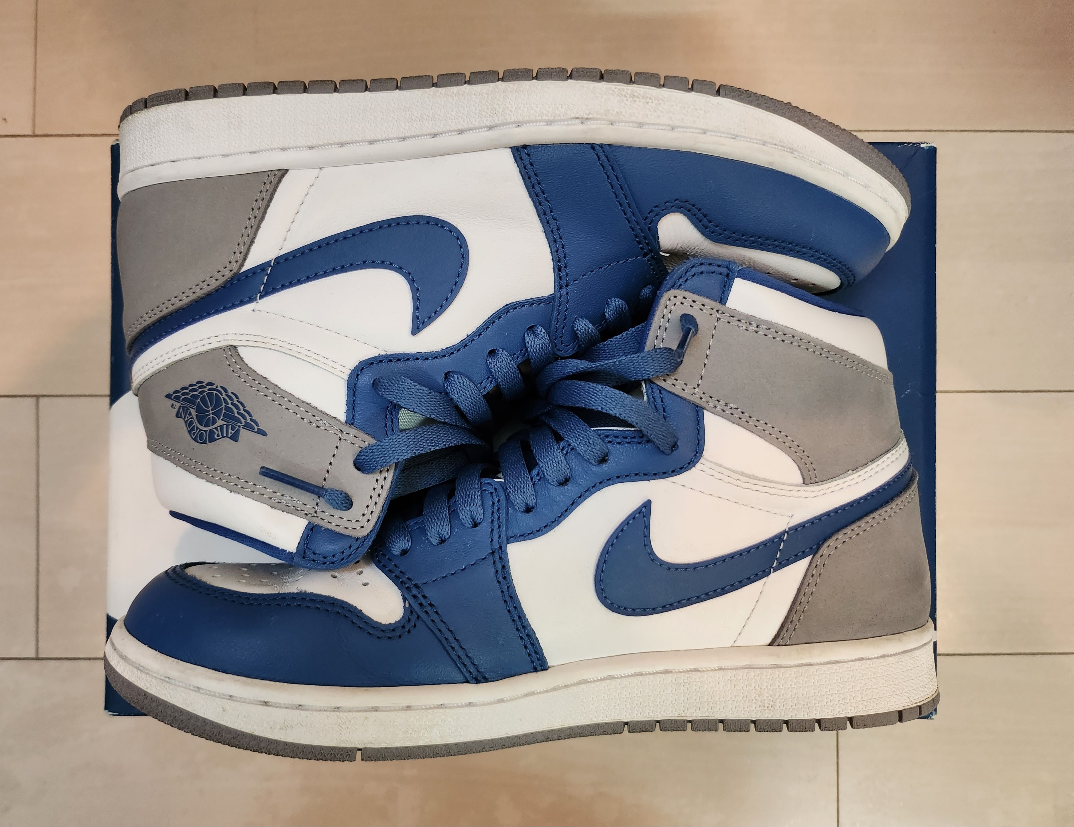 Nike Air Jordan 1 High OG "True Blue"