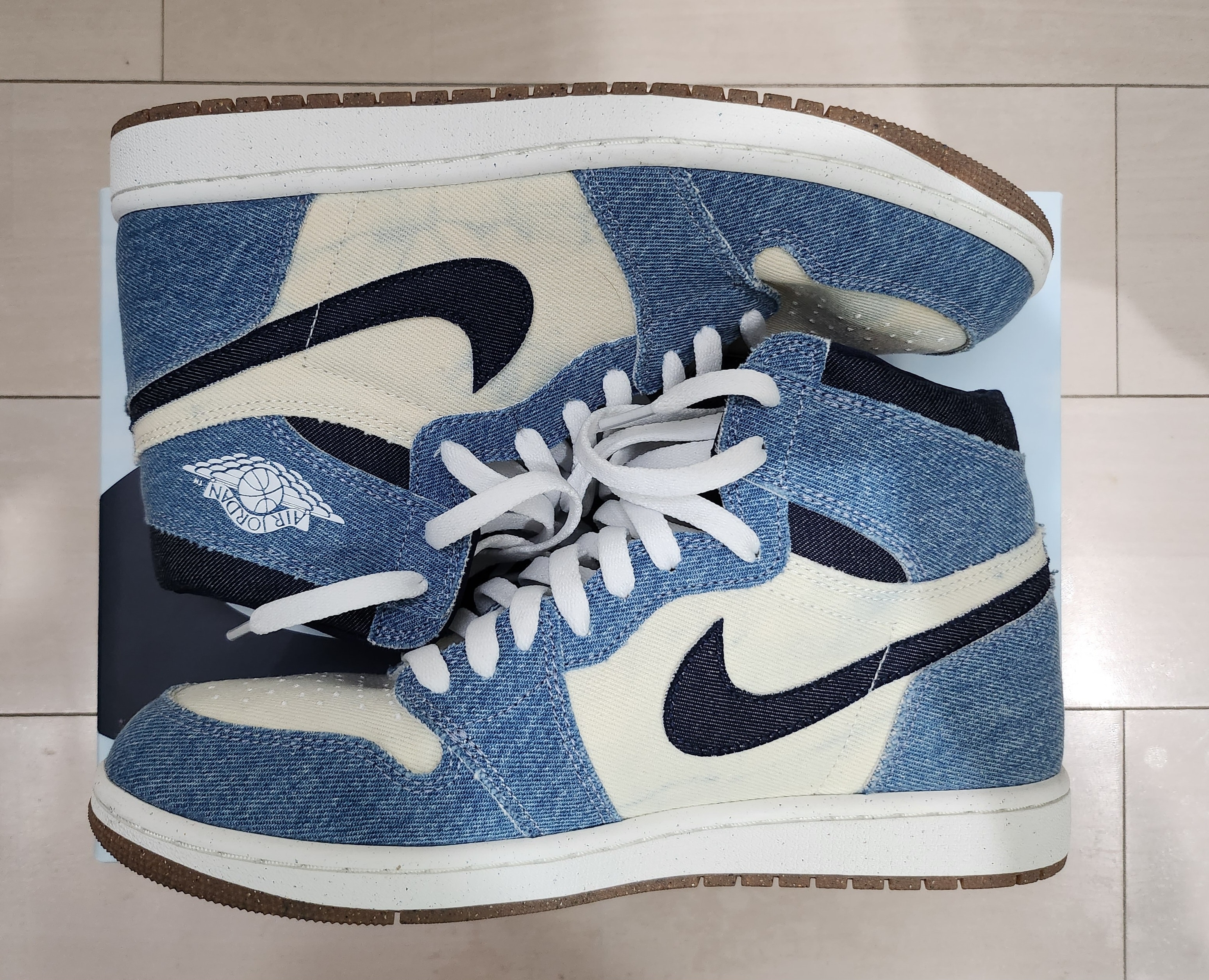 Nike Air Jordan 1 Retro High OG "Denim"