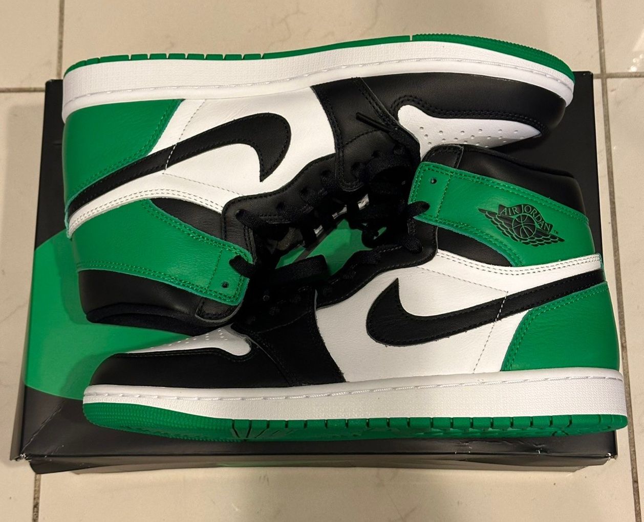 Nike Air Jordan 1 Retro High OG "Celtics/Black and Lucky Green" (2023)