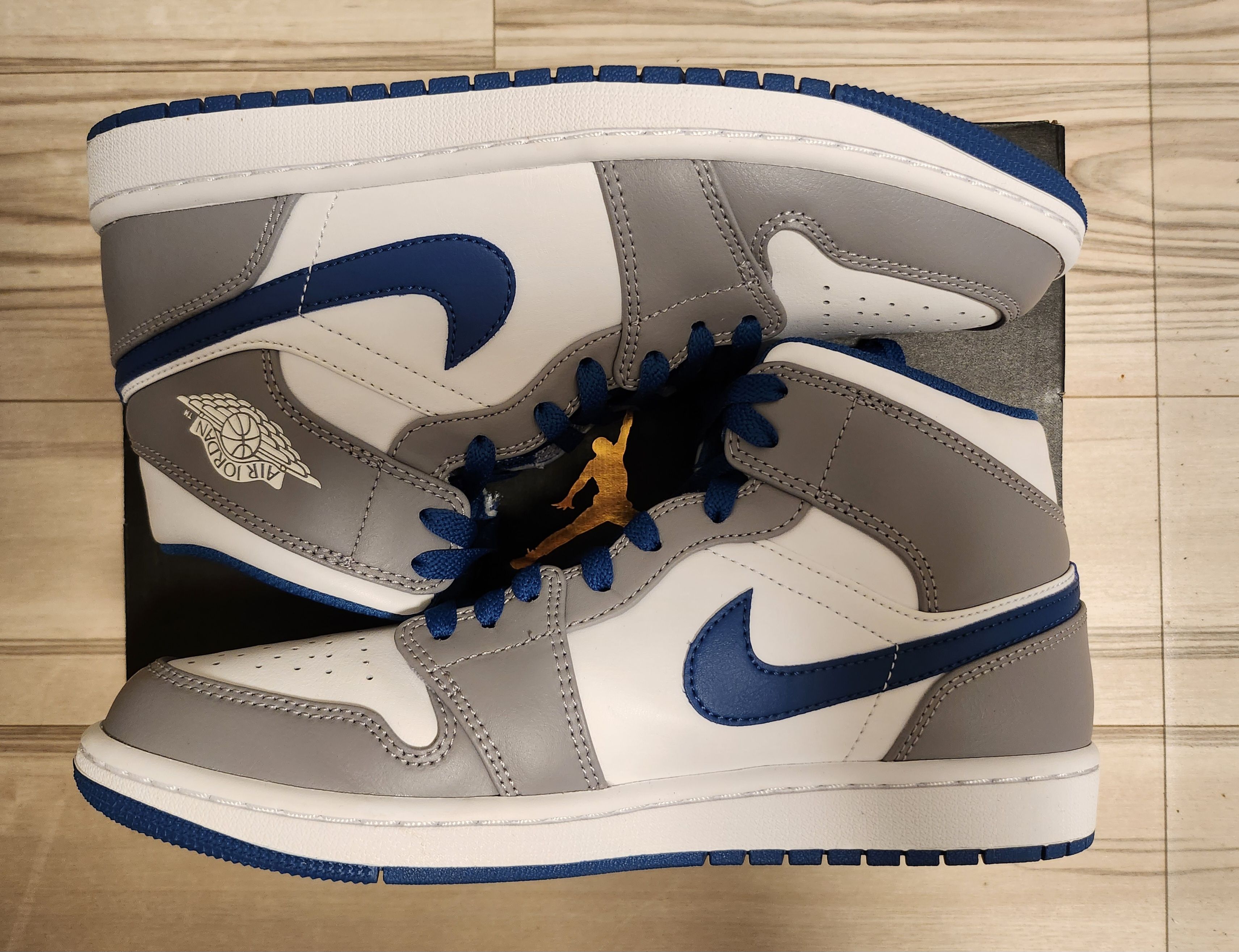 Nike Air Jordan 1 Mid "True Blue"