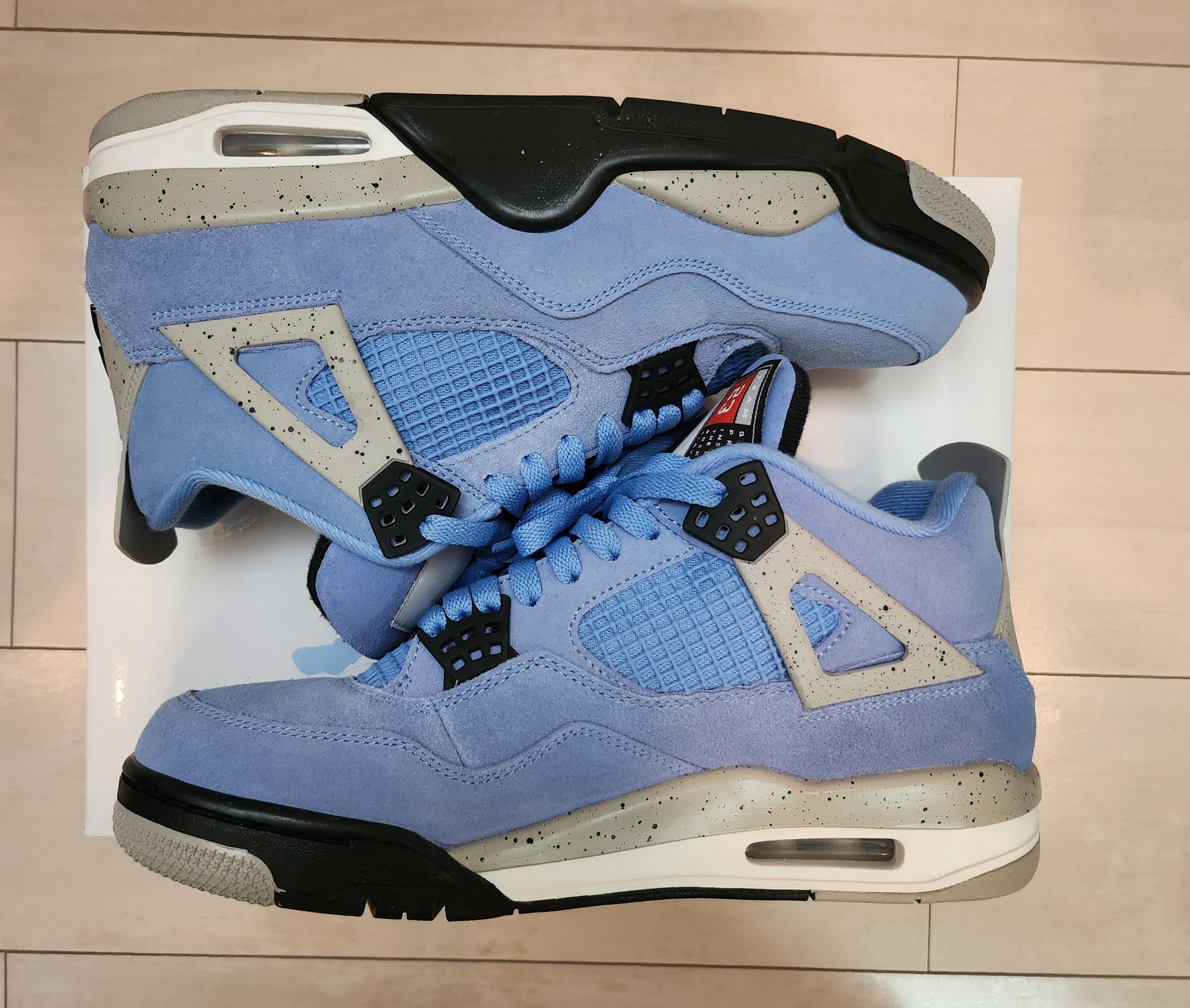 Nike Air Jordan 4 "University Blue"
