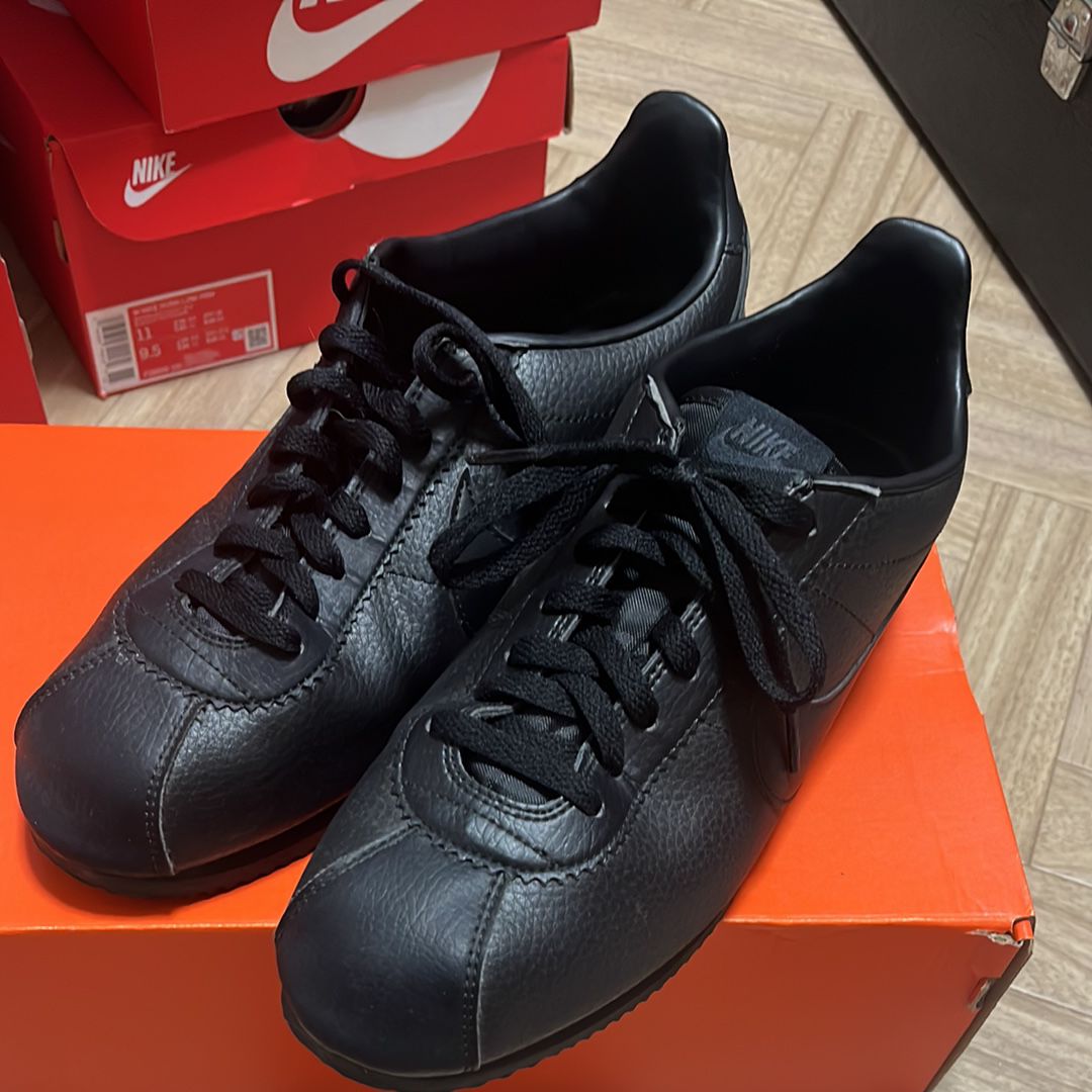 Nike Classic Cortez Leather "Triple Black"