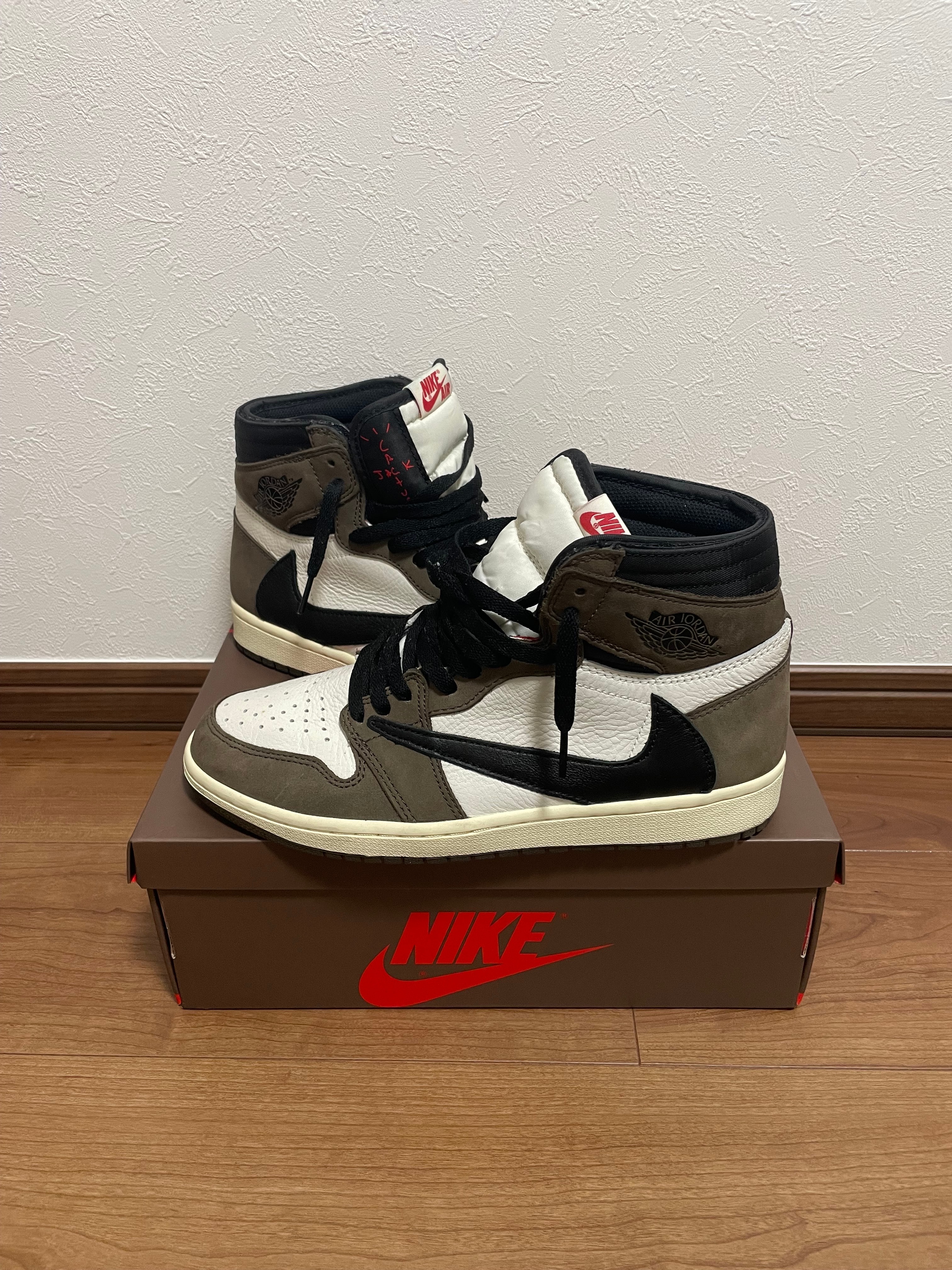 Travis Scott × Nike Air Jordan 1 Retro High OG TS SP "Sail/Dark Mocha"