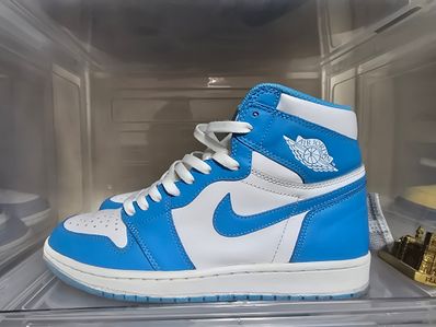 Nike Air Jordan 1 Retro High "UNC"
