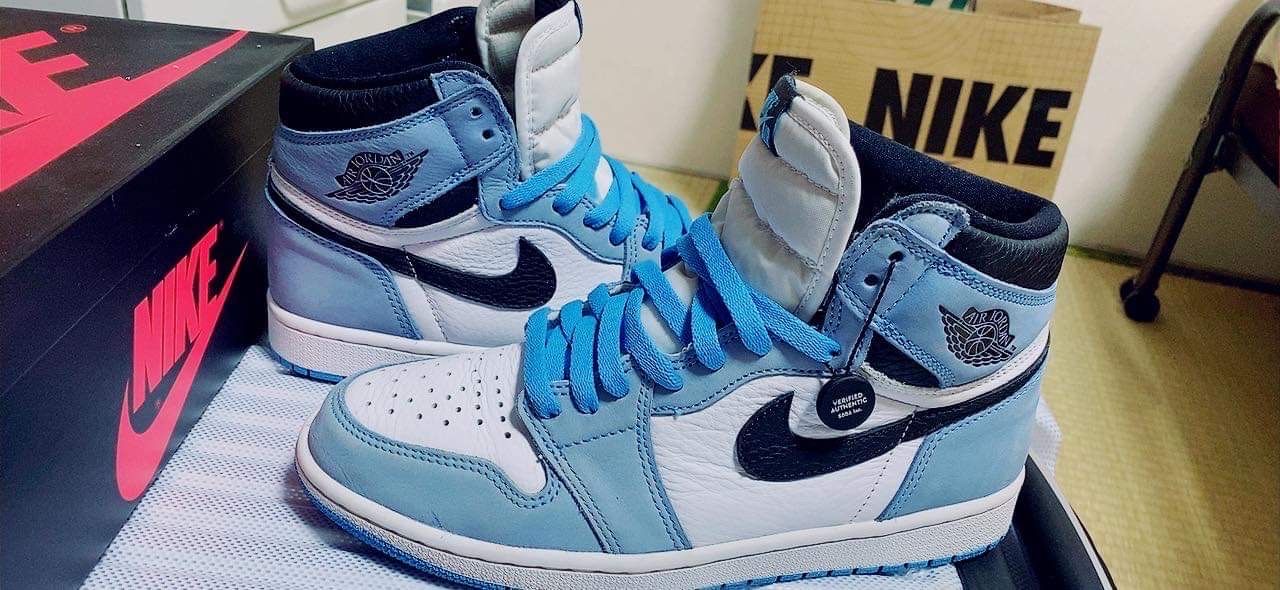 Nike Air Jordan 1 High OG "University Blue"