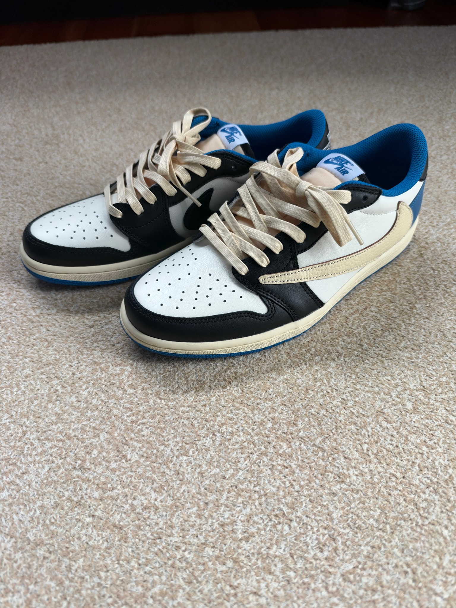 Travis Scott × fragment design × Nike Air Jordan 1 Low OG SP "Military Blue"
