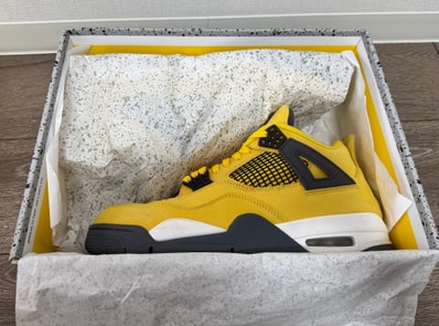Nike Air Jordan 4 "Tour Yellow"