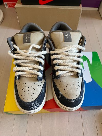 Travis Scott × Nike SB Dunk Low "Black/Parachute Beige"