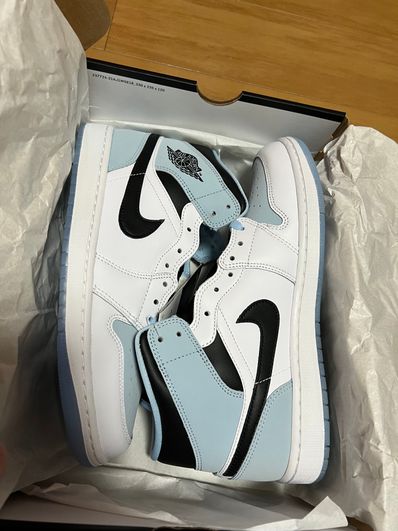 Nike Air Jordan 1 Mid "Ice Blue Nubuck"