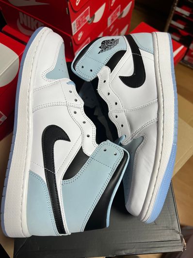 Nike Air Jordan 1 Mid "Ice Blue Nubuck"