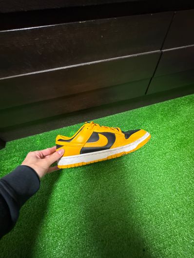 Nike Dunk Low "Championship Goldenrod"