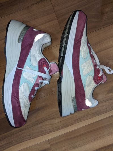 KITH × New Balance 992 Kithmas "Burgundy/White"