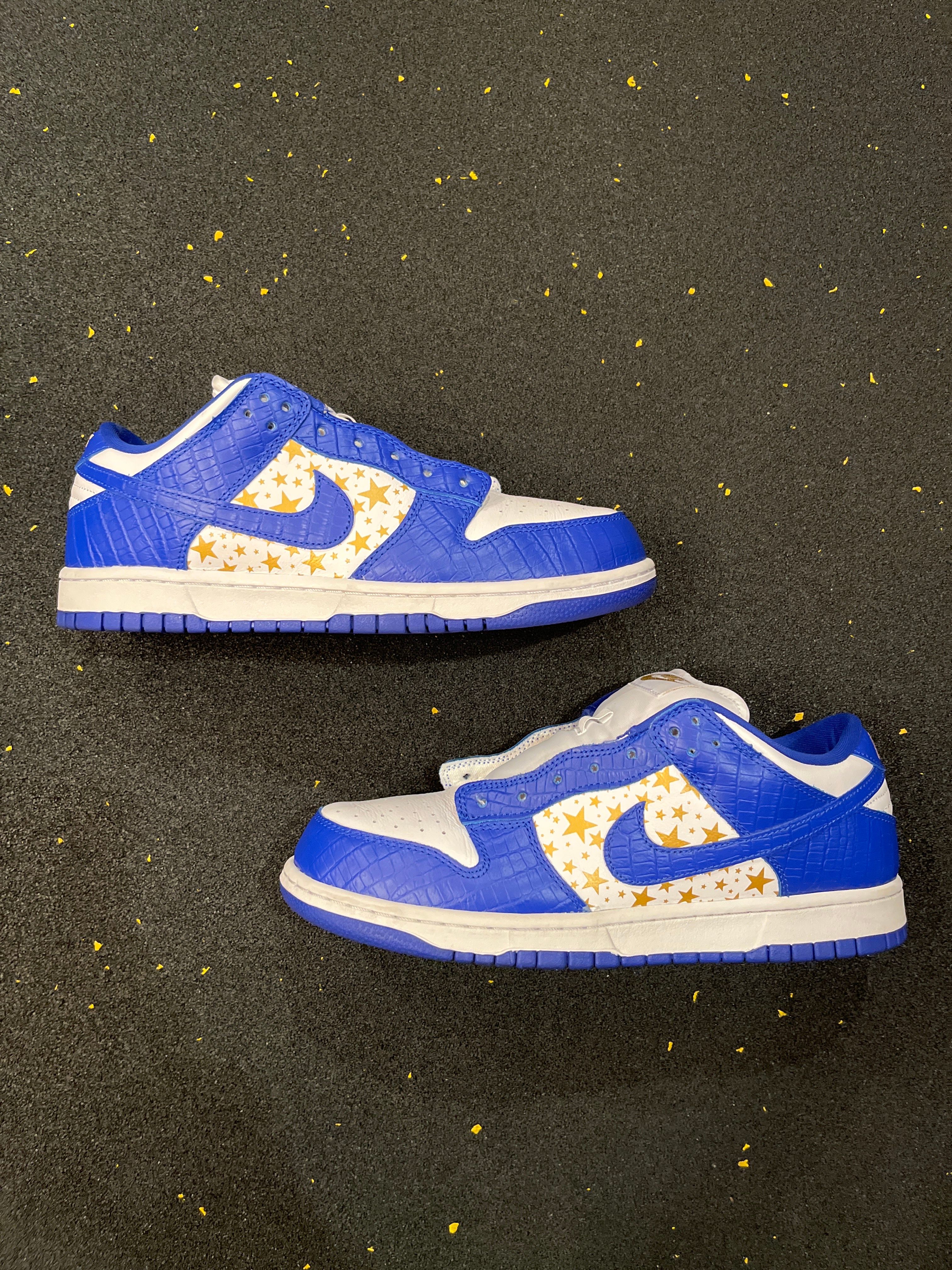 Supreme × Nike SB Dunk Low OG QS Gold Stars "White/Hyper Blue"