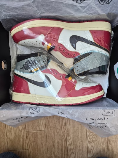 UNION × Nike Air Jordan 1 Retro High OG "Chicago/Shadow"
