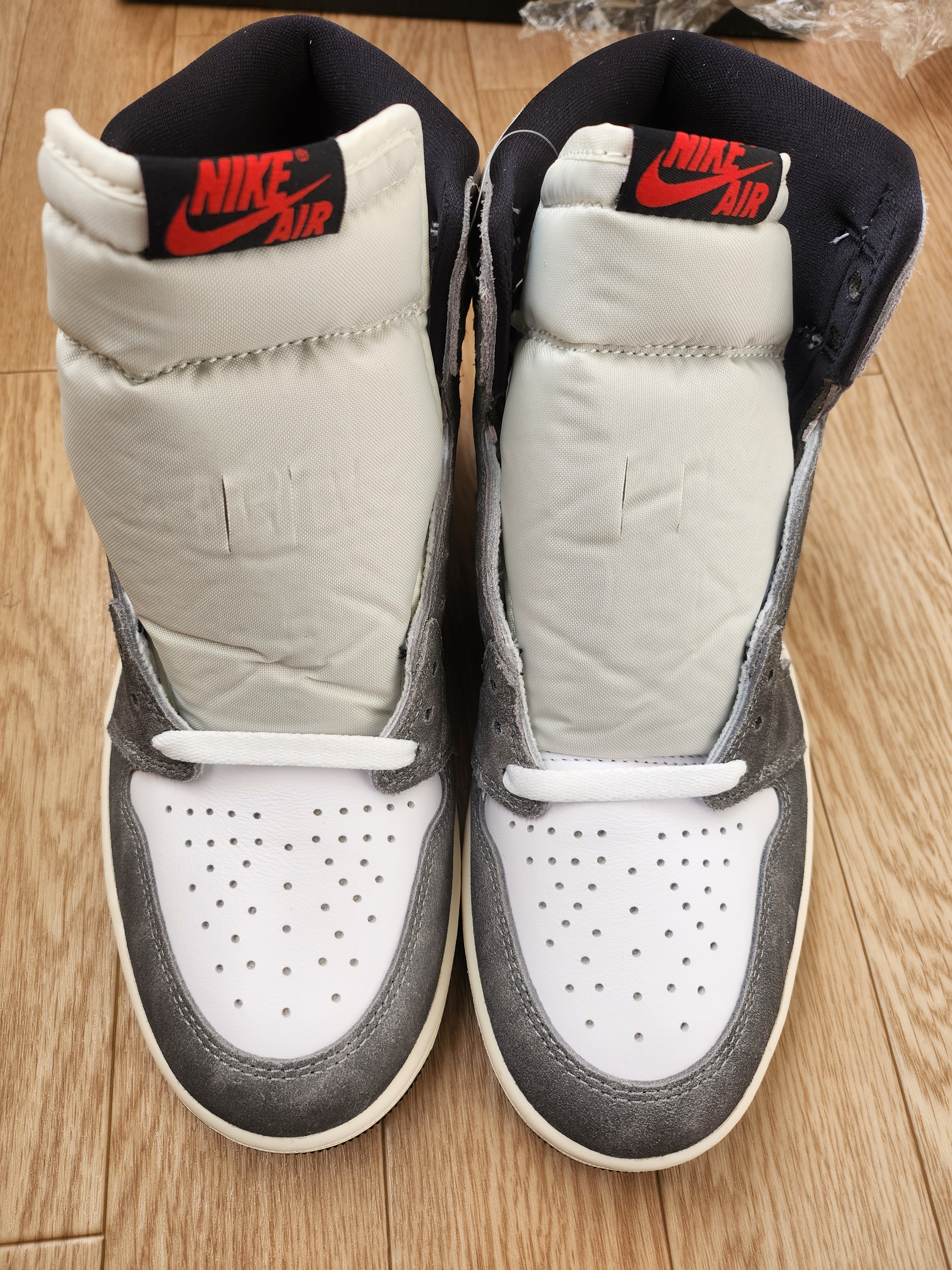 Nike Air Jordan 1 Retro High OG "Black and Smoke Grey"