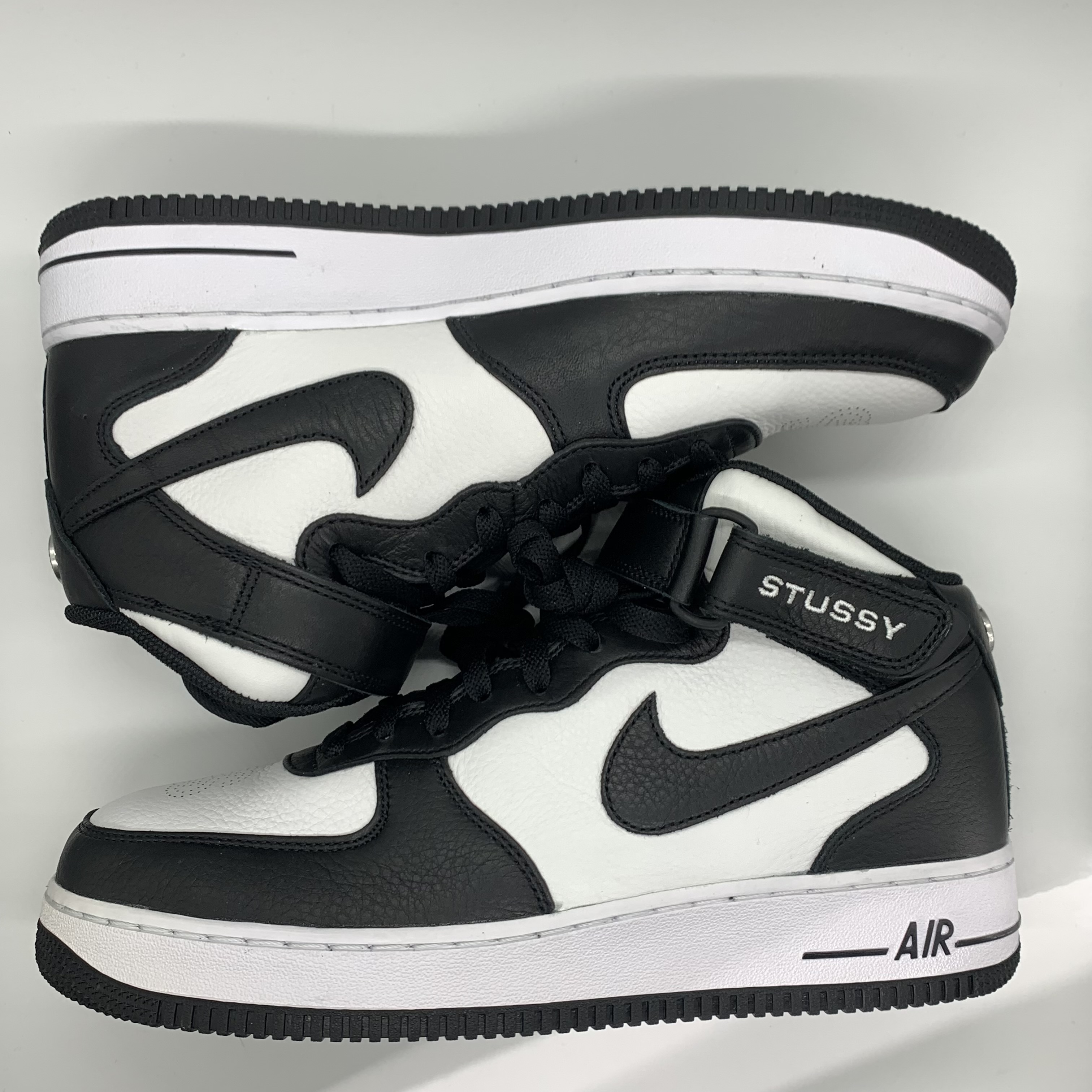 Stussy × Nike Air Force 1 Mid "Black and Light Bone"