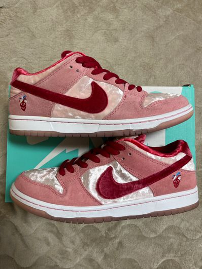 Strangelove × Nike SB Dunk Low "Valentine’s Day"