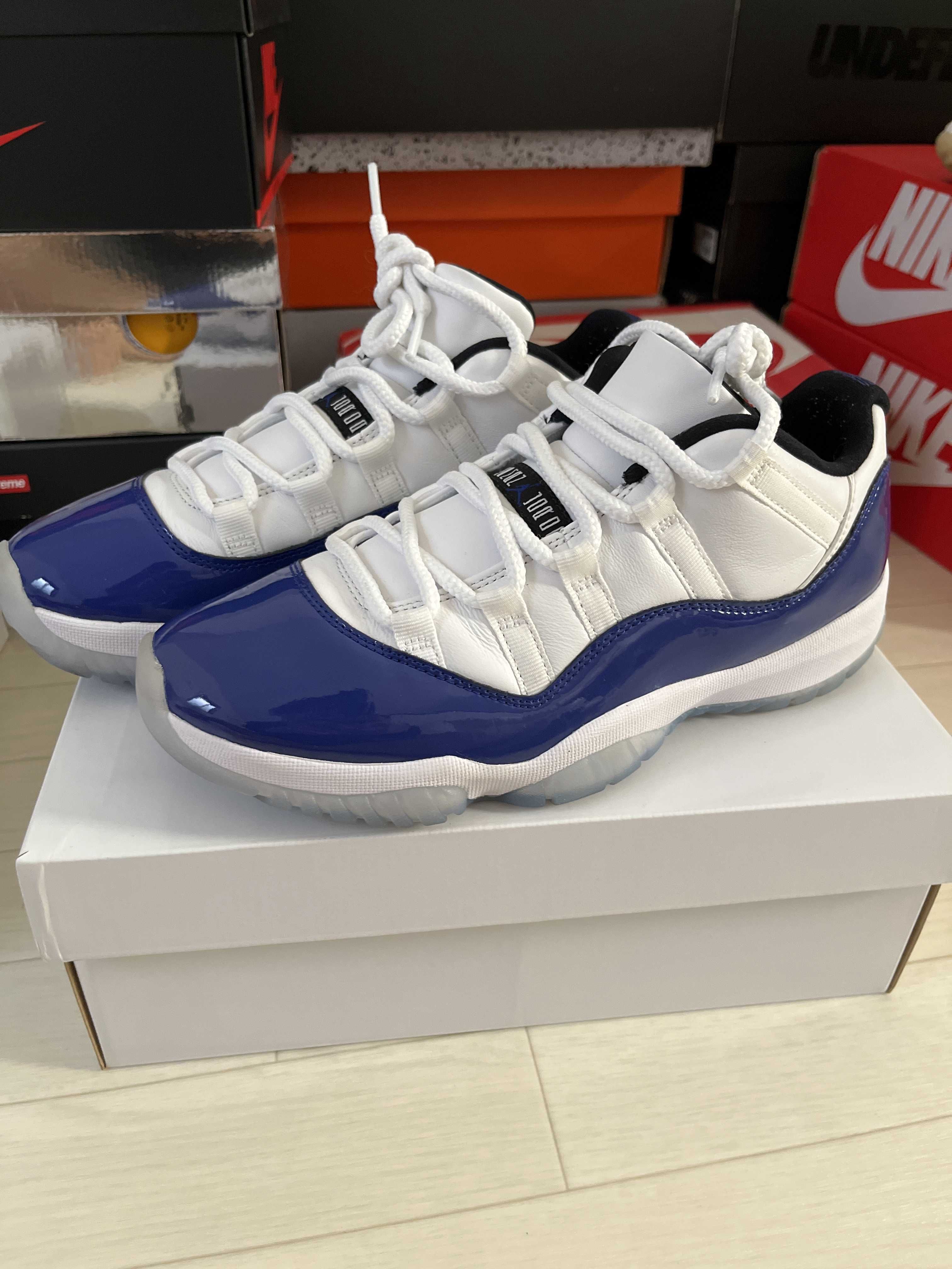 NIKE Women's AIR JORDAN 11 LOW "CONCORD SKETCH"