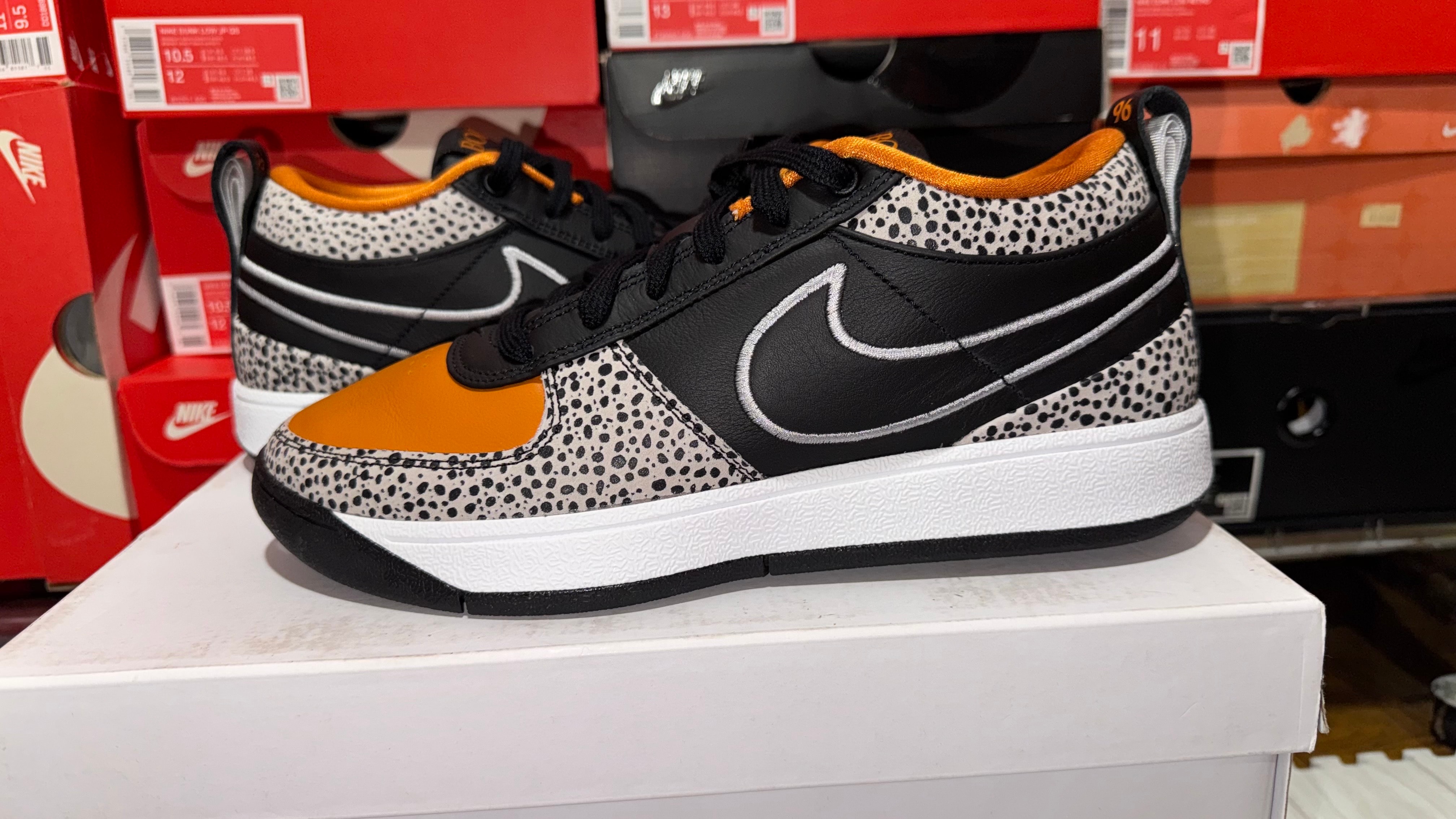 Nike Book 1 "Air Safari" (HV2096-001/IO9703-001)