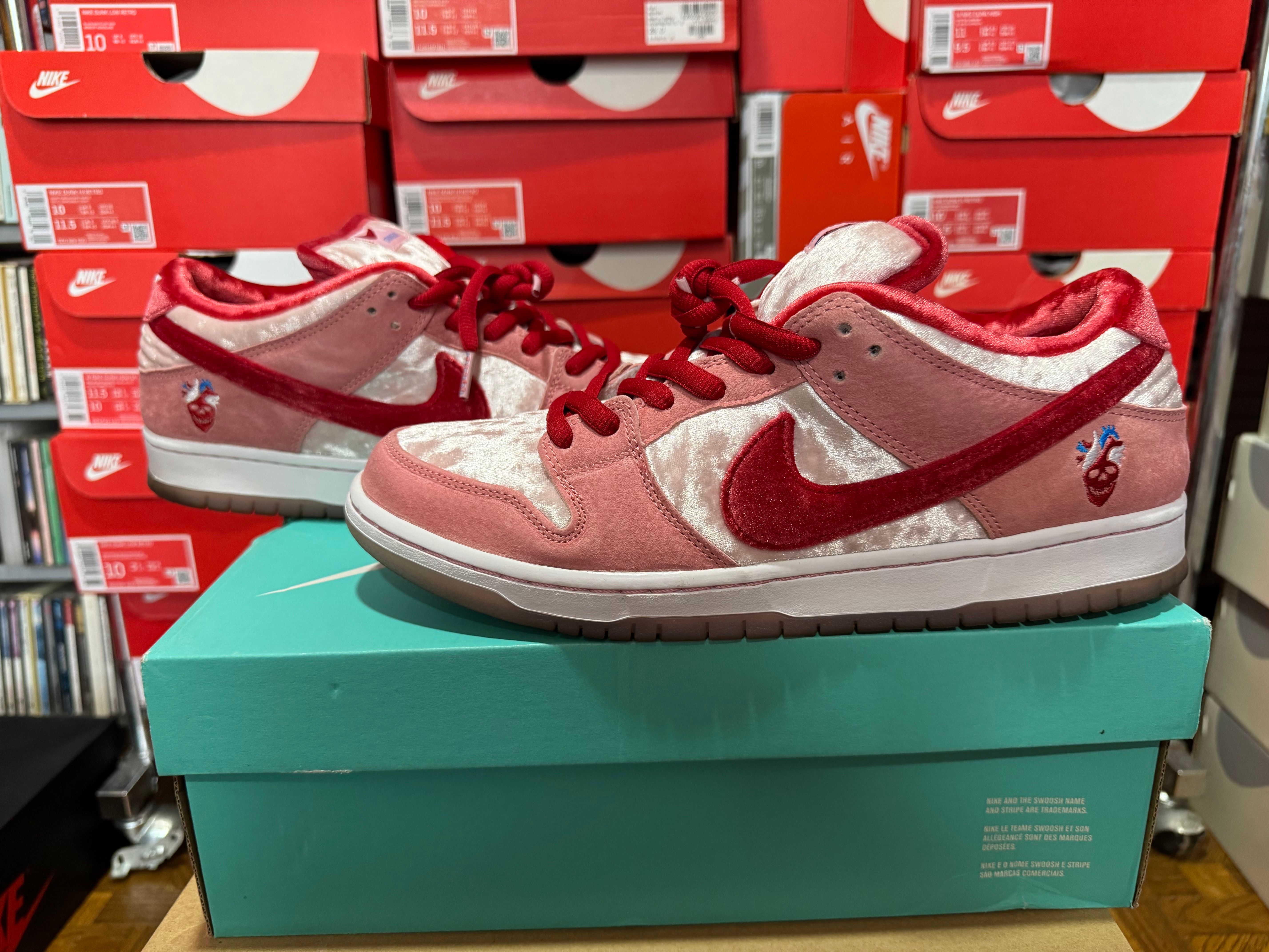Strangelove × Nike SB Dunk Low "Valentine’s Day"