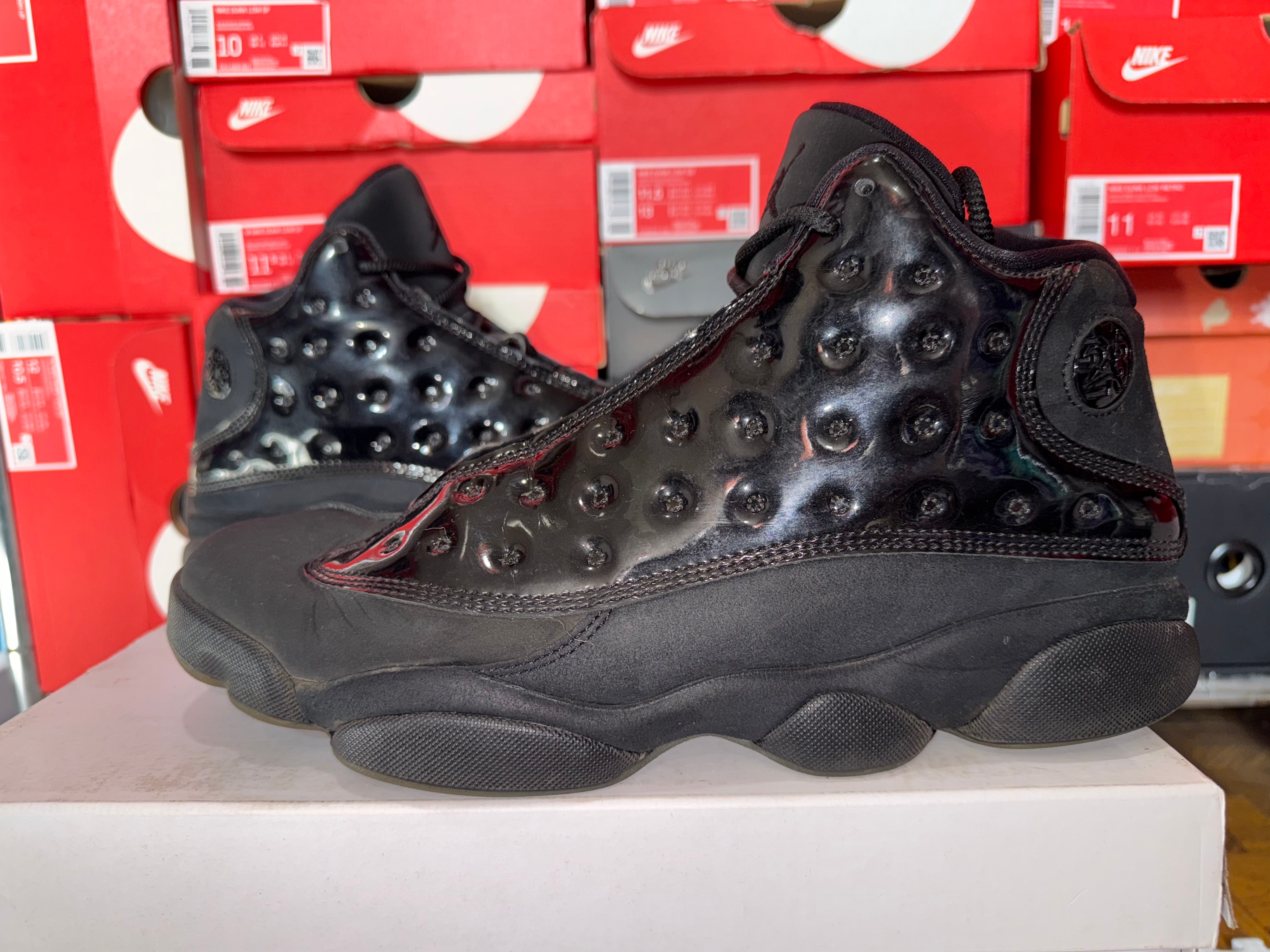 ナイキ エアジョーダン13 レトロ "キャップ アンド ガウン"