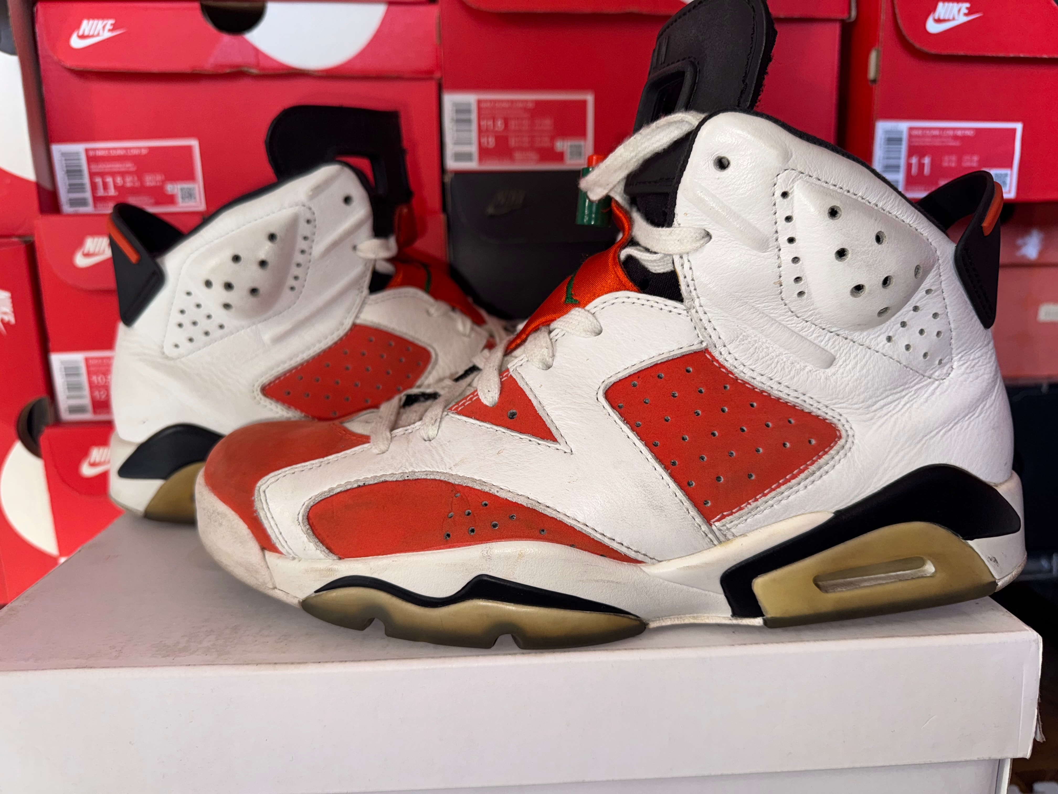 ナイキ エアジョーダン6 レトロ "ゲータレード ライク マイク ホワイト"