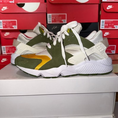 Stussy × Nike Air Huarache "Dark Olive"