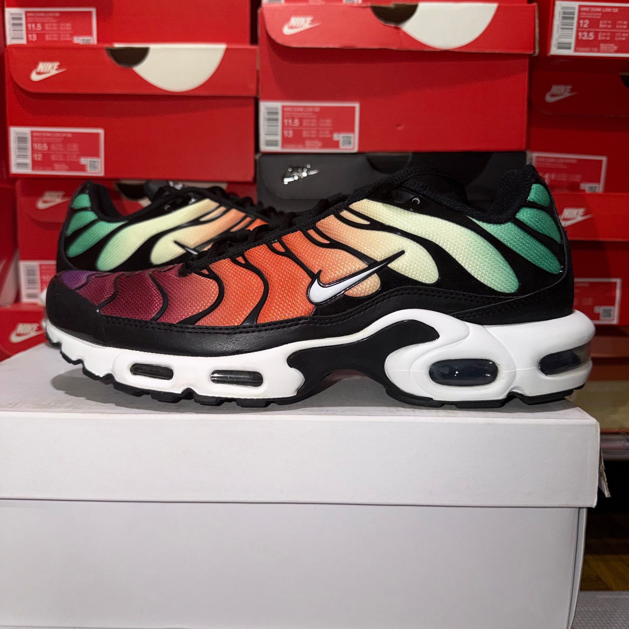 Nike Women's Air Max Plus "Black/Viotech/Team Red/White"