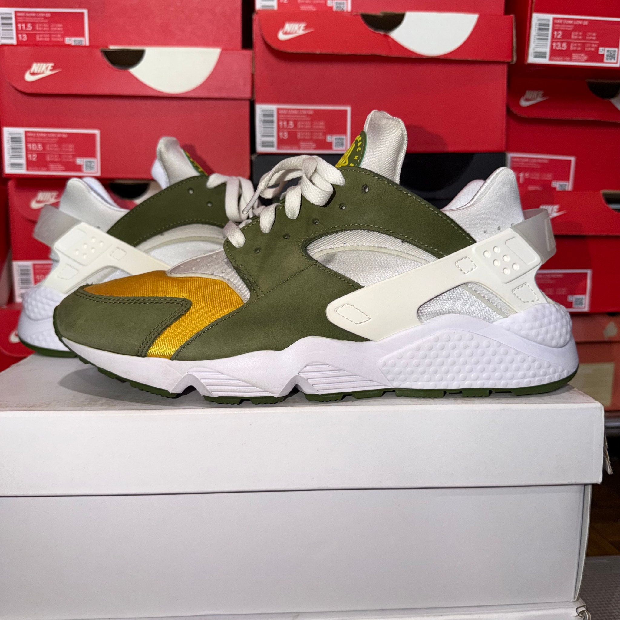 Stussy × Nike Air Huarache "Dark Olive"
