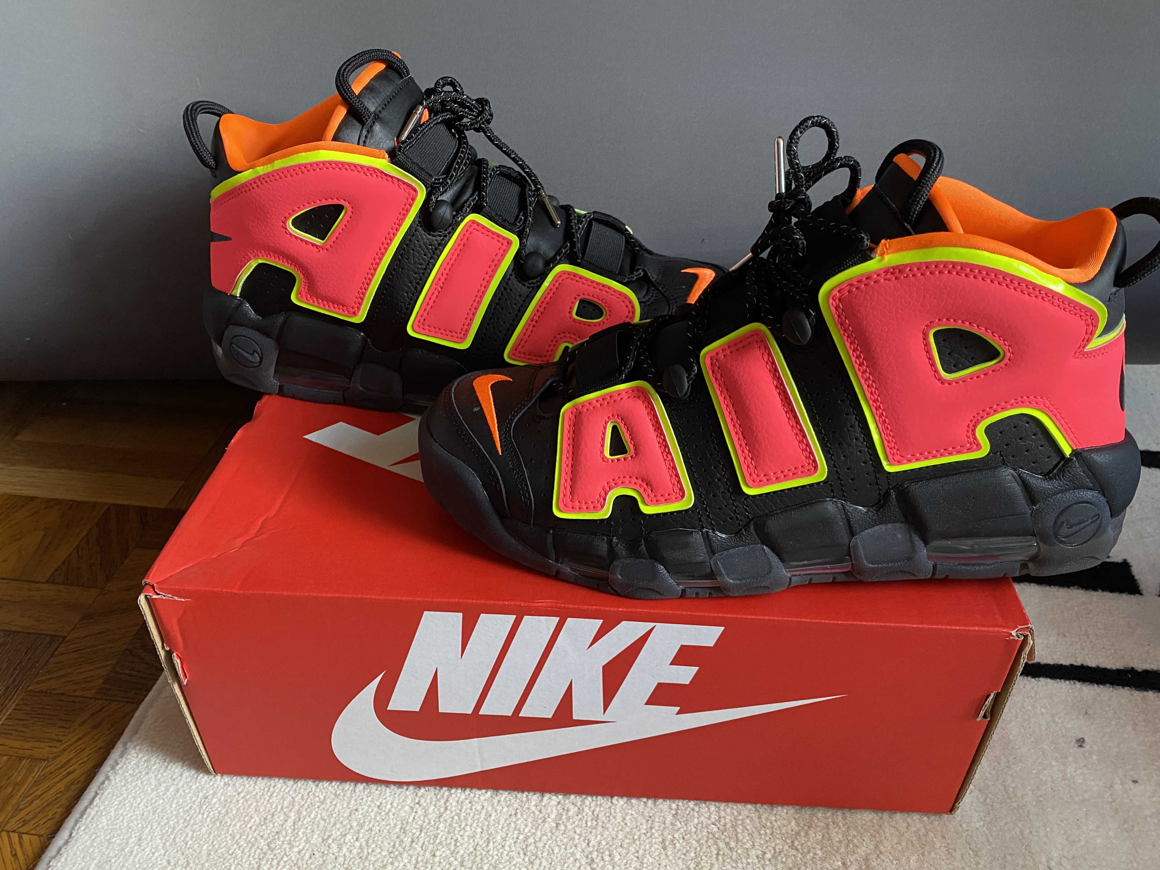 NIKE Women's AIR MORE UPTEMPO "HOT PUNCH"