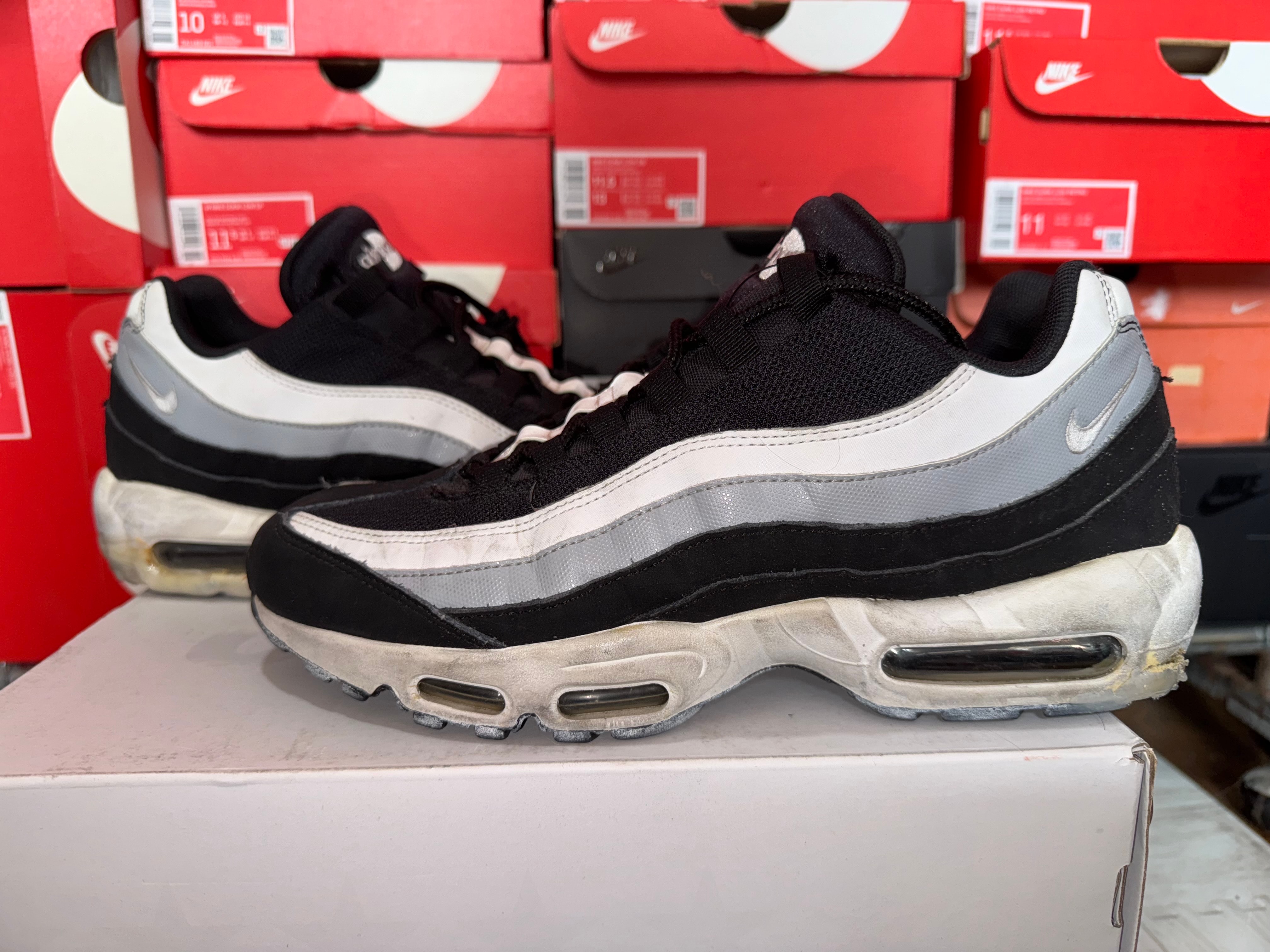 Nike Air Max 95 Essential "Black/Wolf Grey"