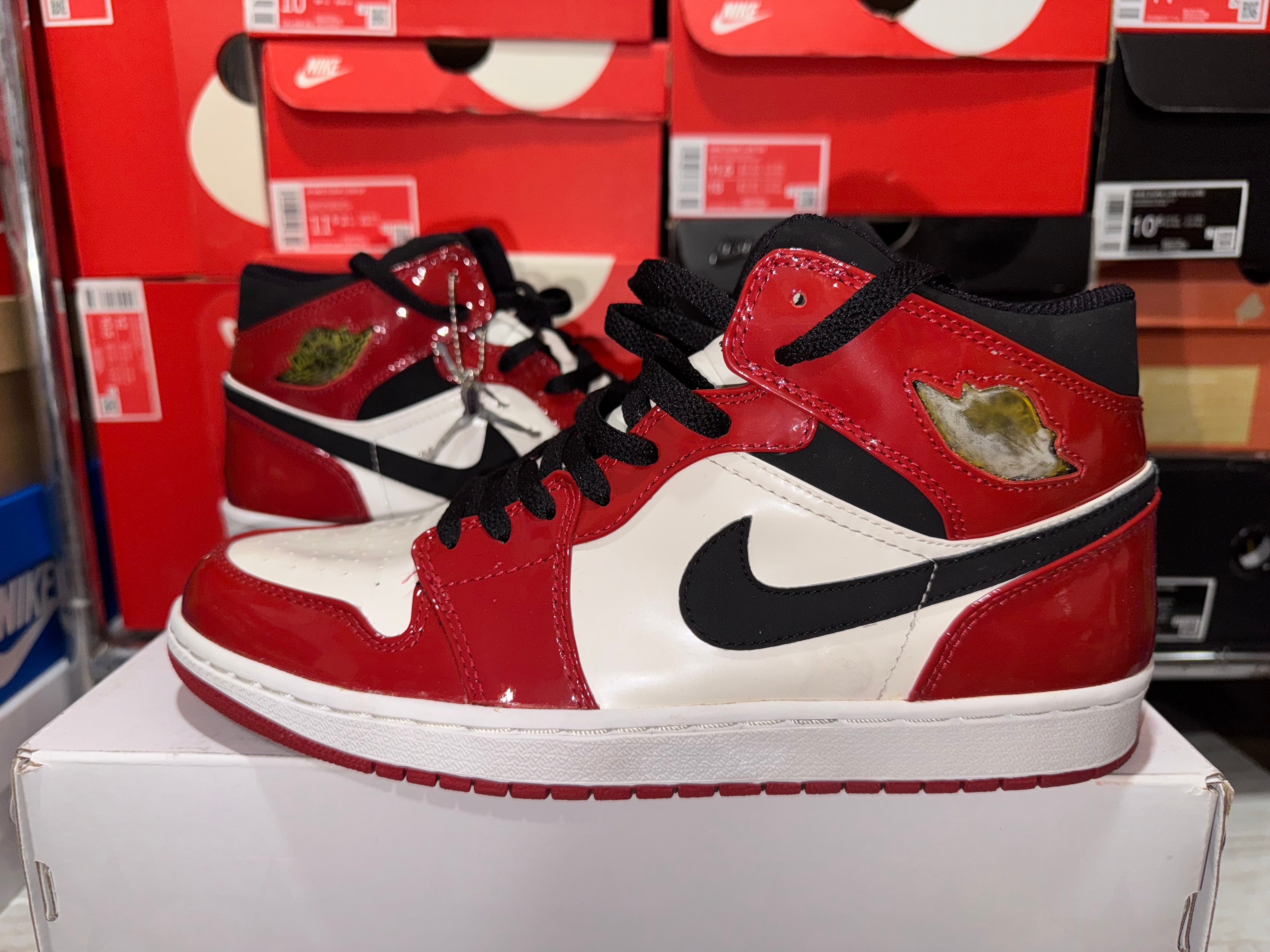 Nike Jordan 1 Retro High "Chicago Bulls Patent" (2003)