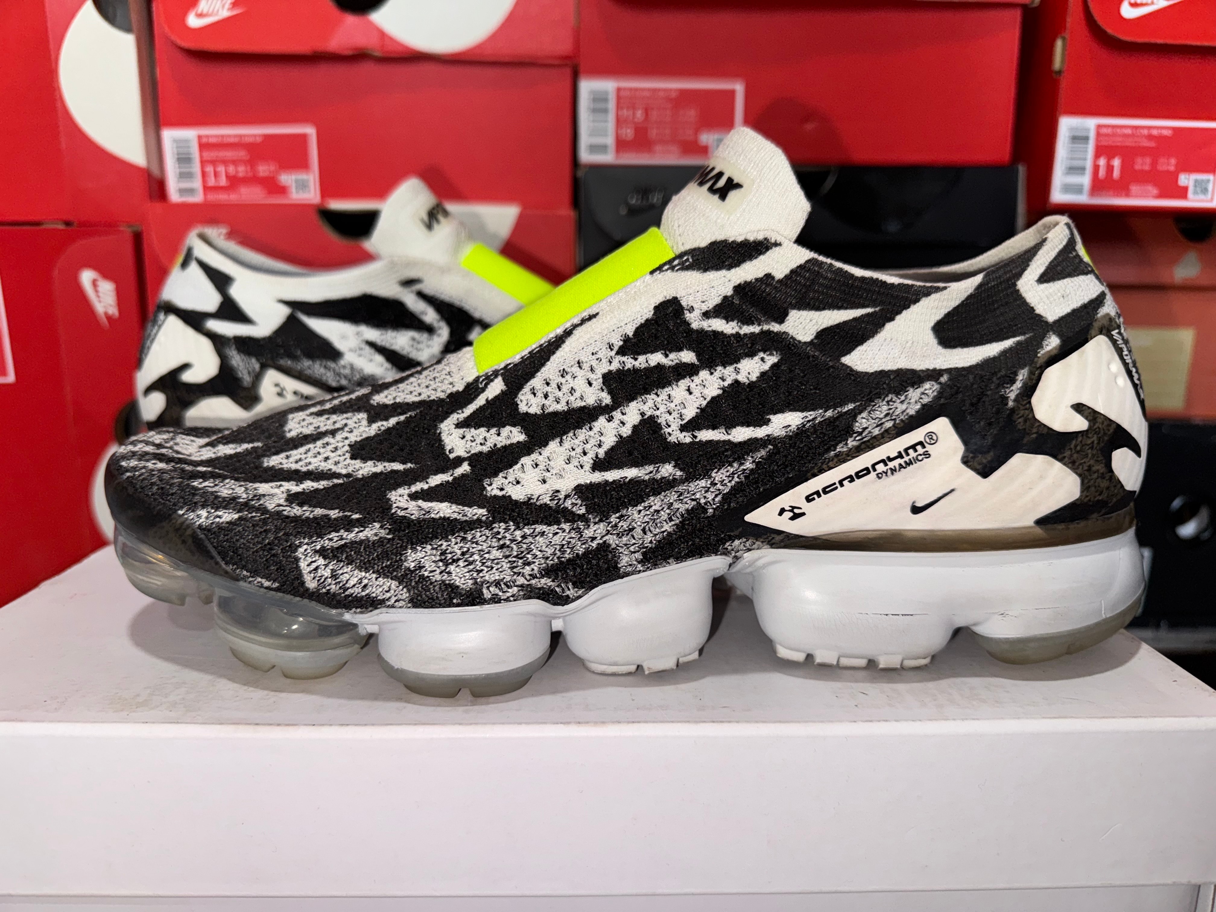 アクロニウム × ナイキ エアヴェイパーマックスモック2 "ライトボーン"