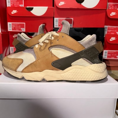 Stussy × Nike Air Huarache "Desert Oak"