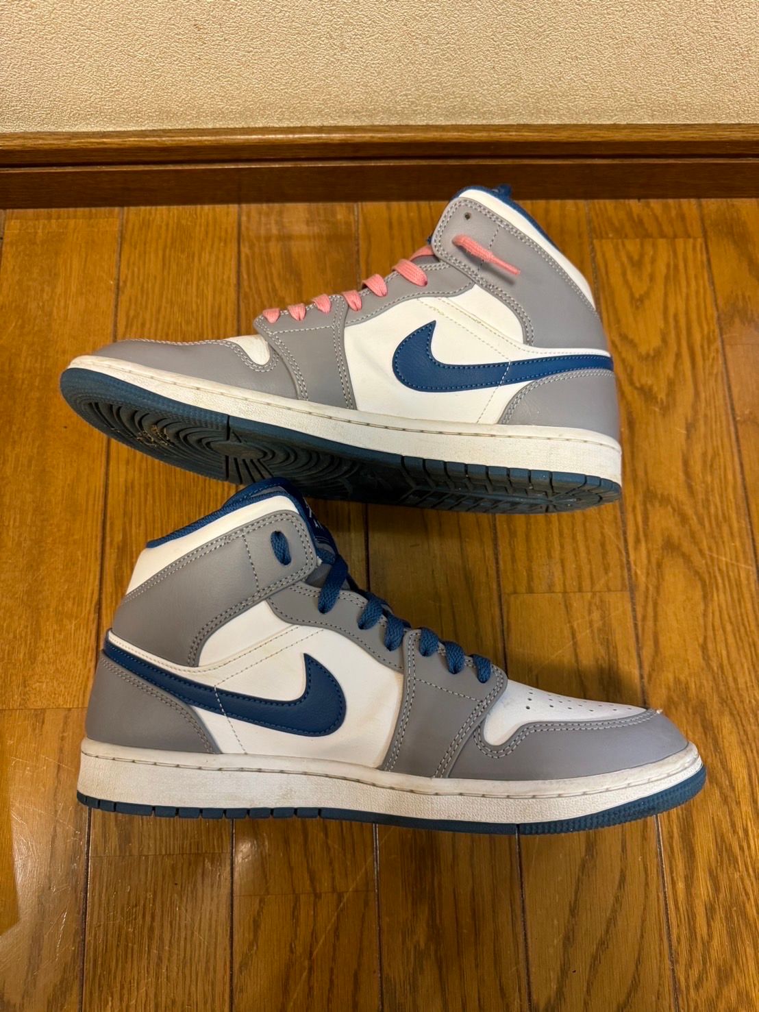 Nike Air Jordan 1 Mid "True Blue"