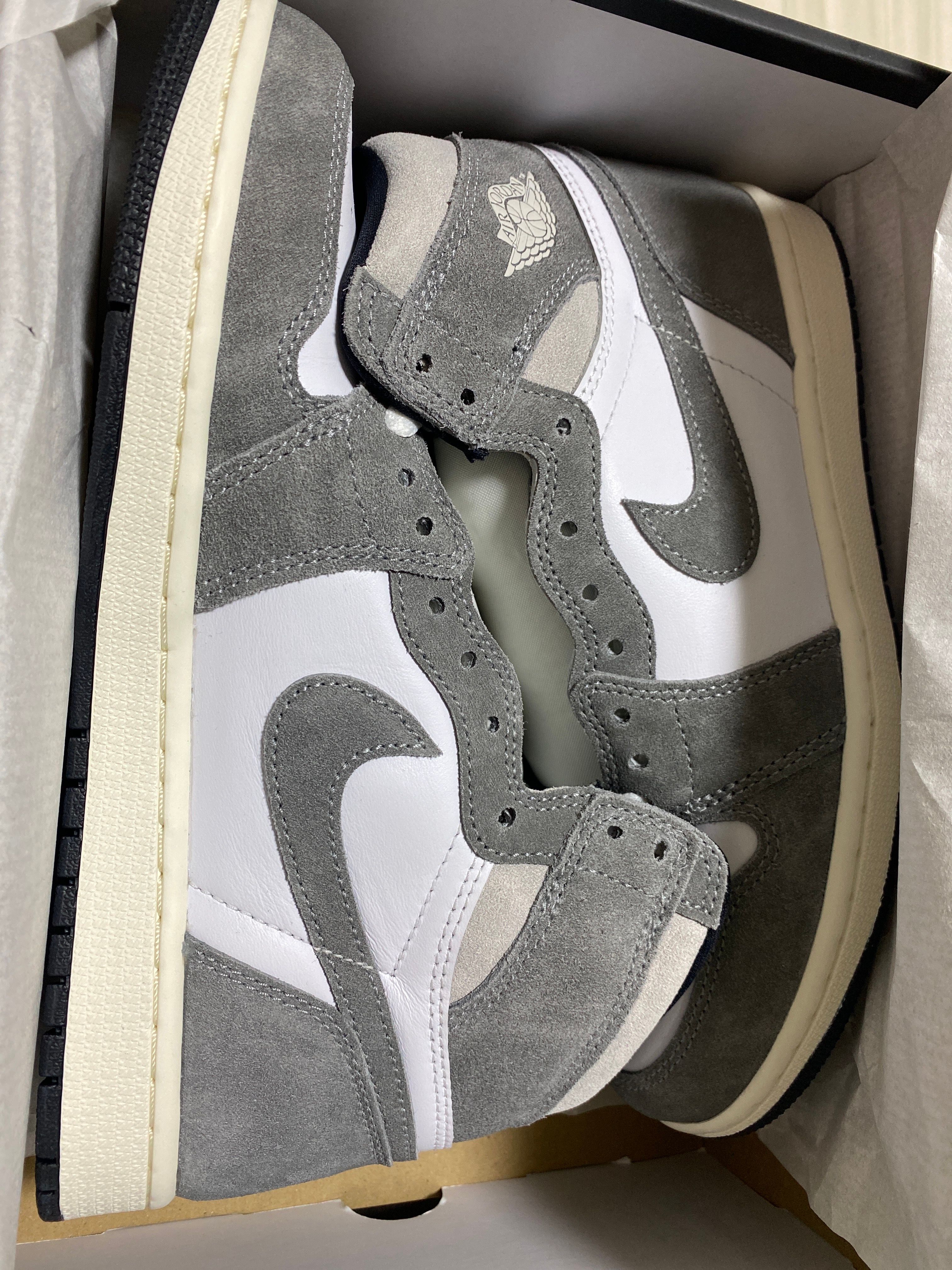 Nike Air Jordan 1 Retro High OG "Black and Smoke Grey"