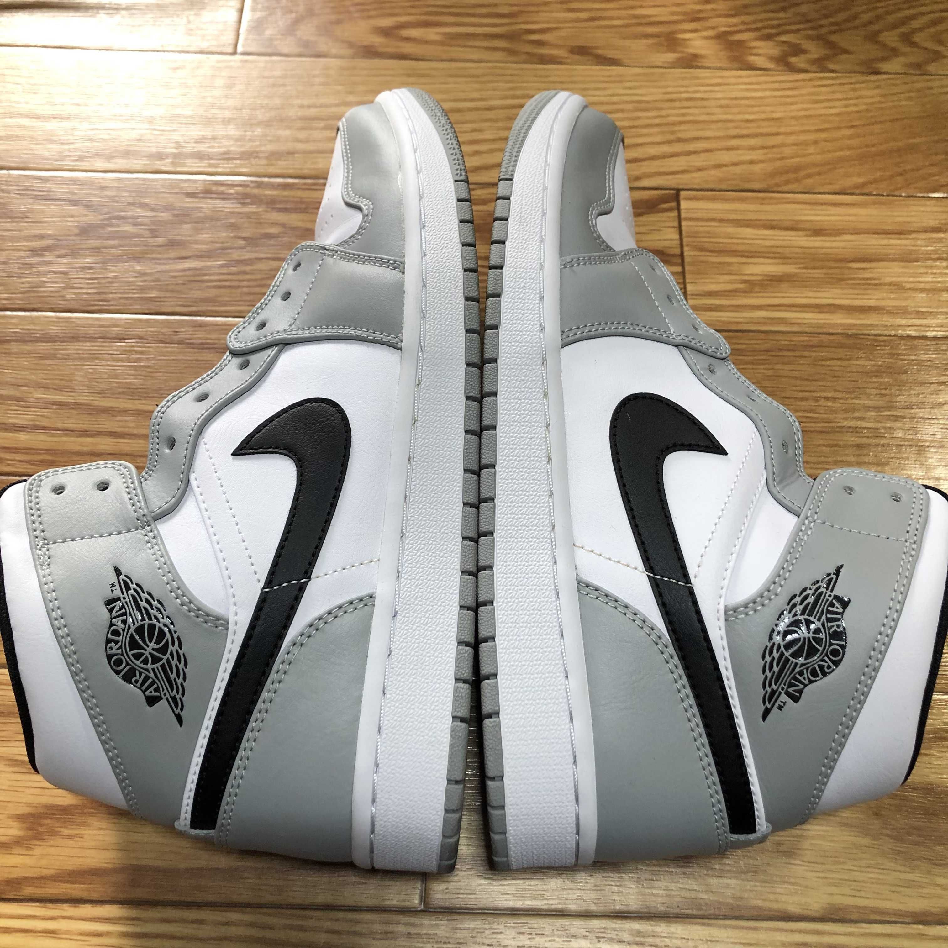 Nike Air Jordan 1 Mid "Light Smoke Grey/White/Black"