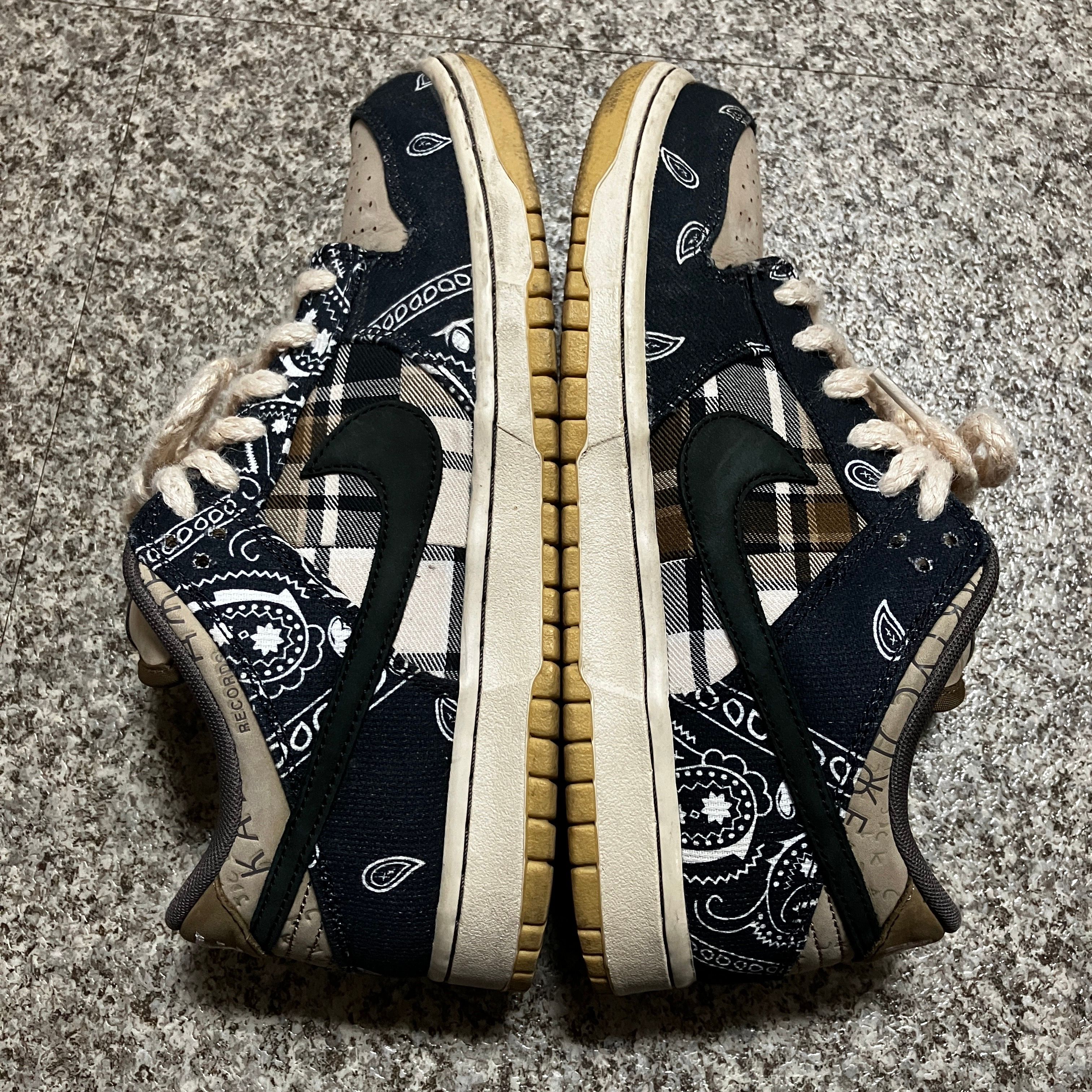 Travis Scott × Nike SB Dunk Low "Black/Parachute Beige"