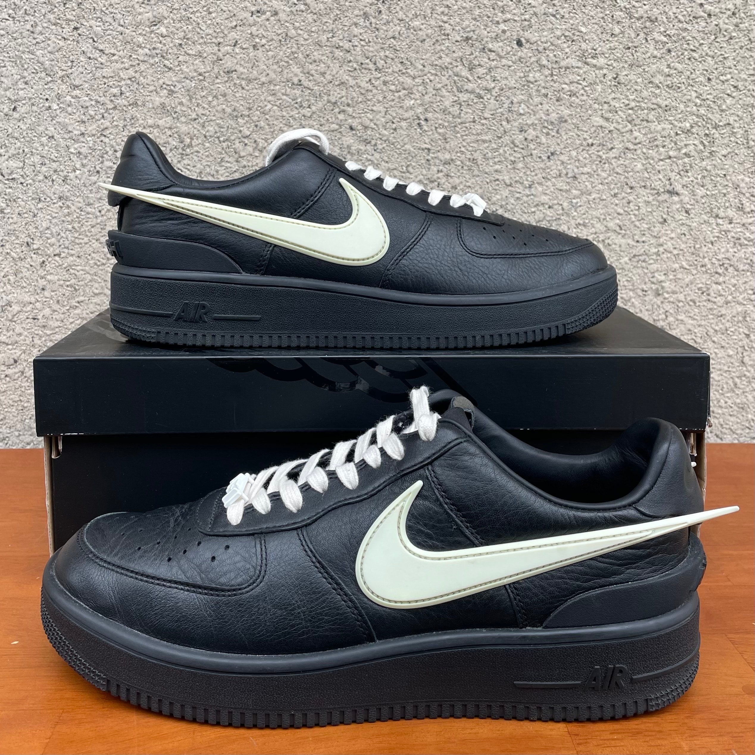 アンブッシュ × ナイキ エアフォース1 ロー "ブラック"