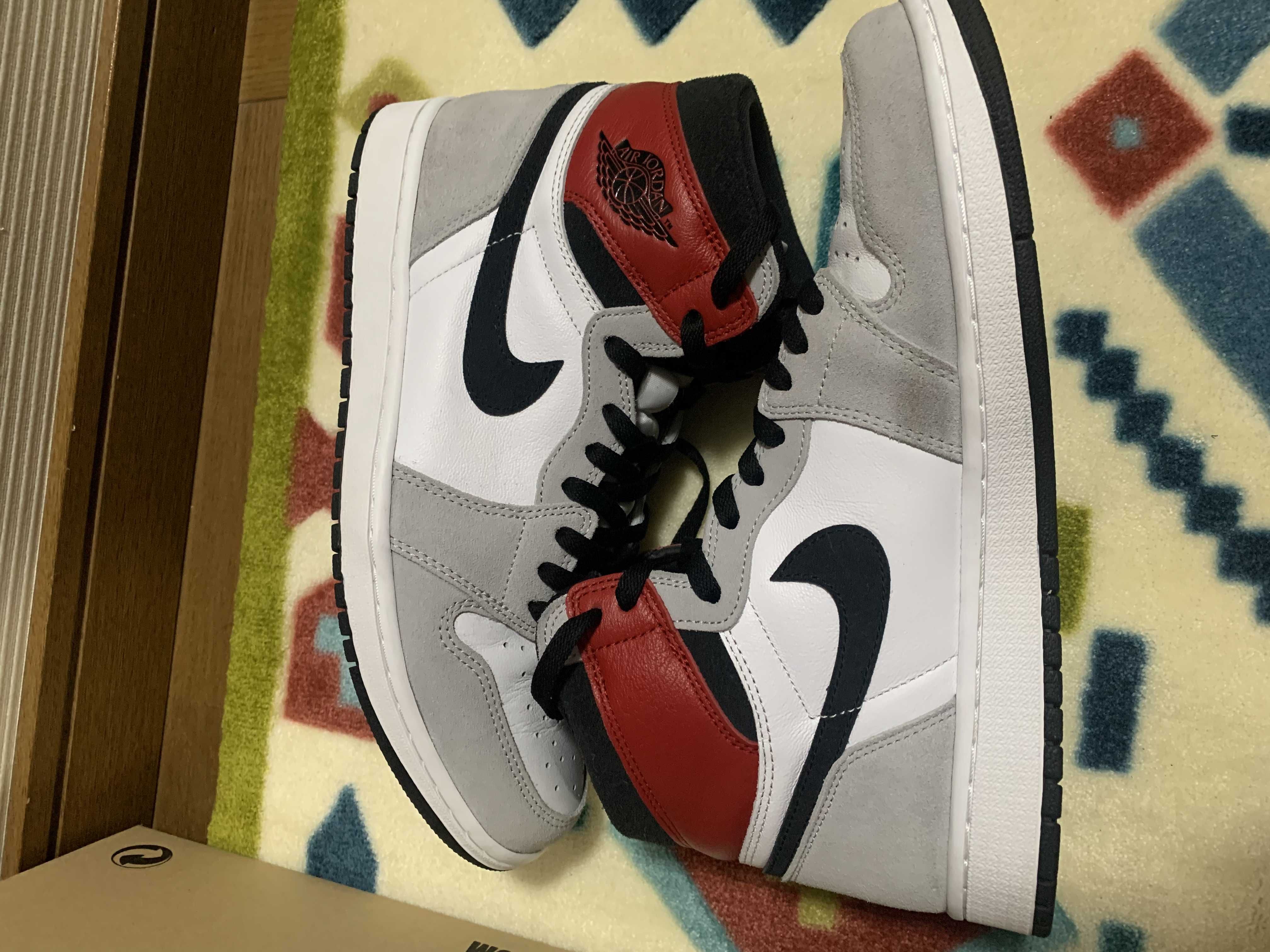Nike Air Jordan 1 High OG "White/Black/Light Smoke Grey"