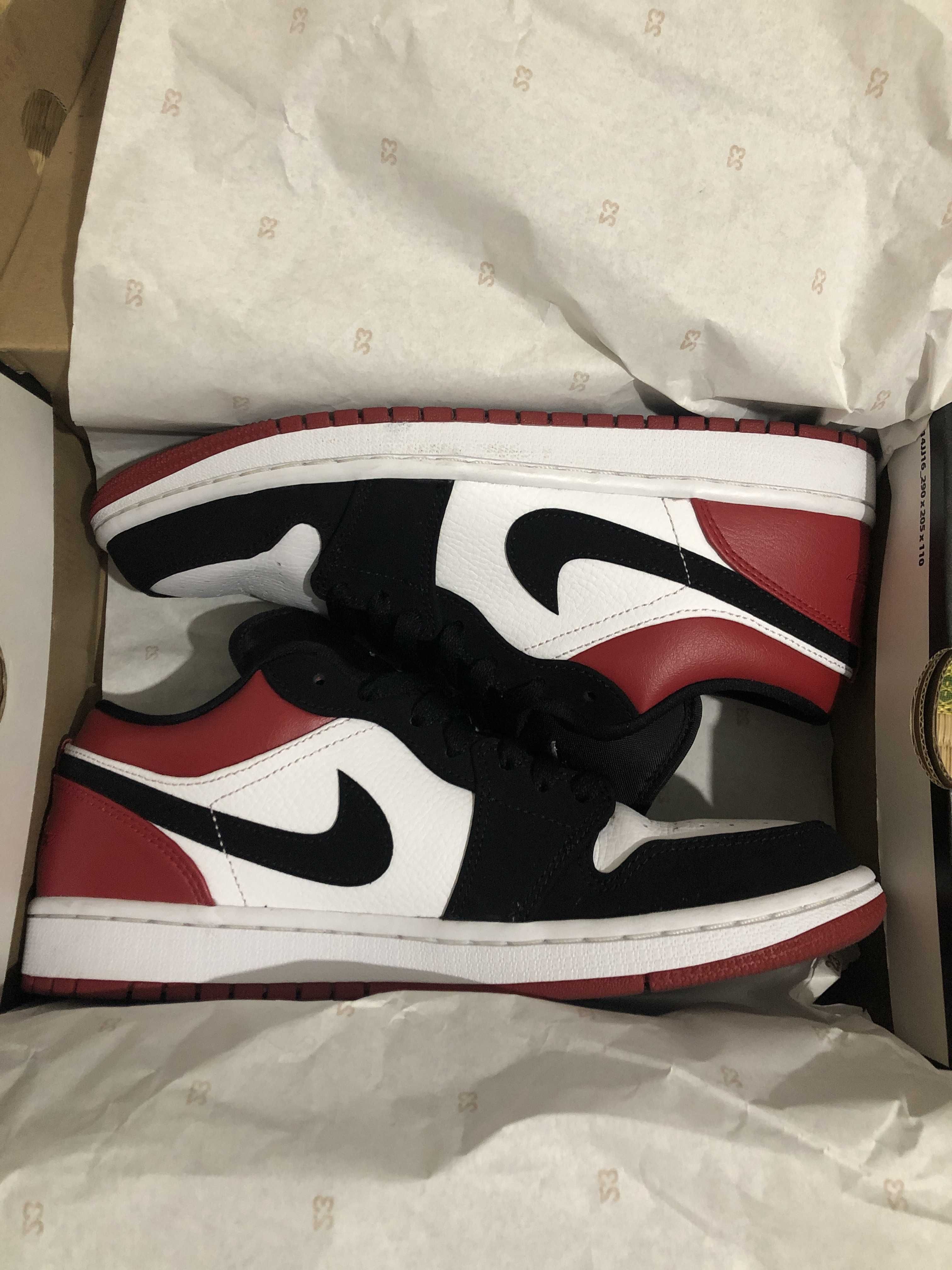 Nike Air Jordan 1 Low "Black Toe"