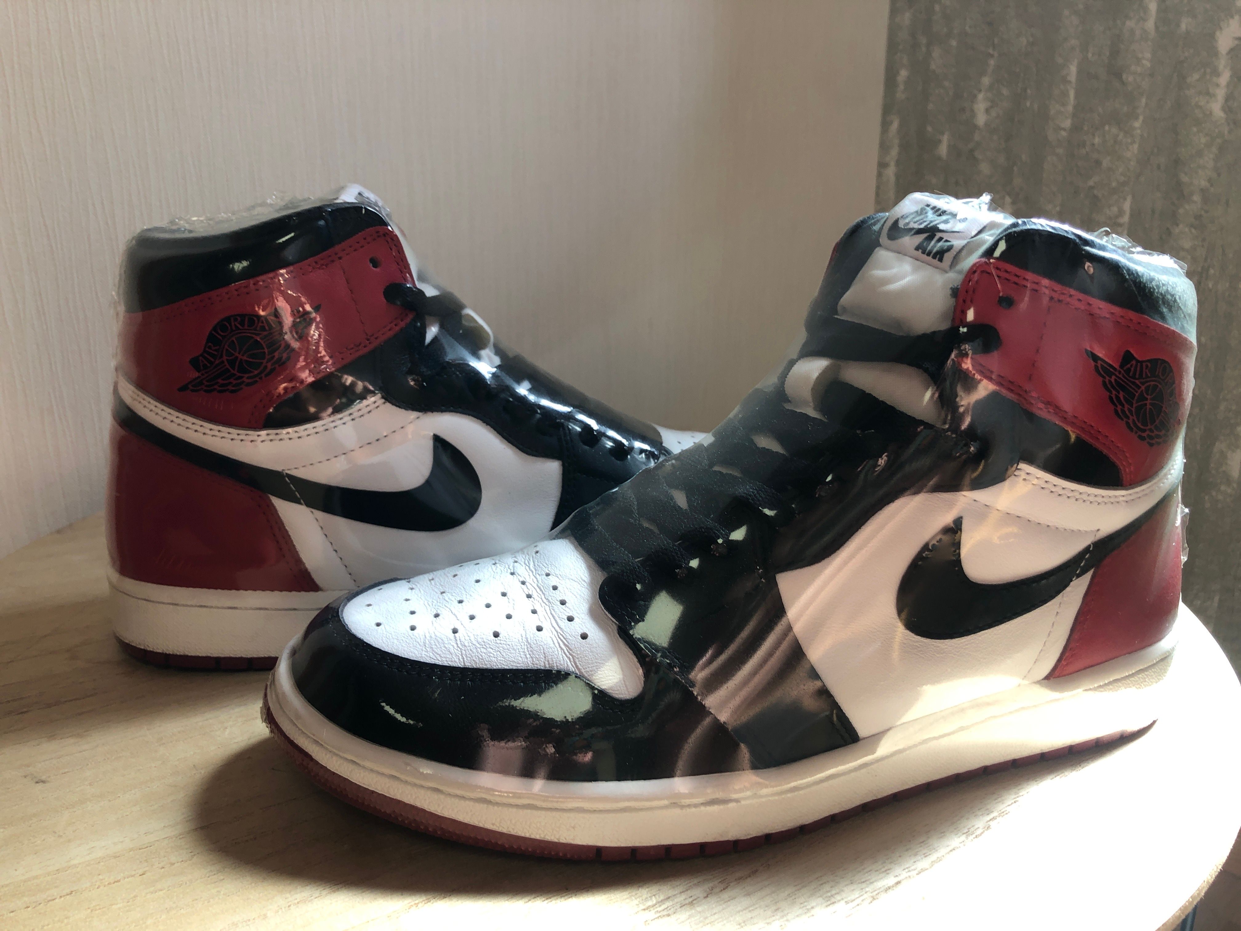 Nike Air Jordan 1 Retro High OG "Black Toe"(2016)