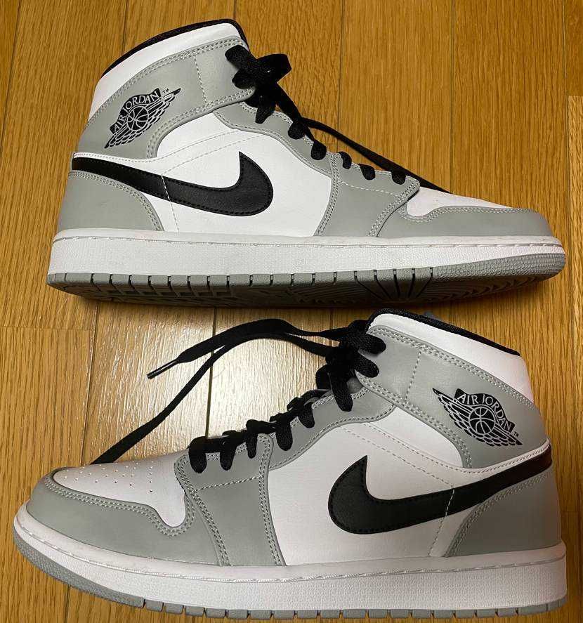 Nike Air Jordan 1 Mid "Light Smoke Grey/White/Black"