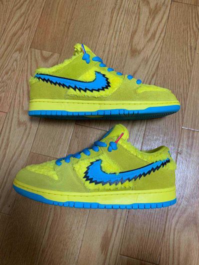 Grateful Dead × Nike SB Dunk Low "Yellow Bear"