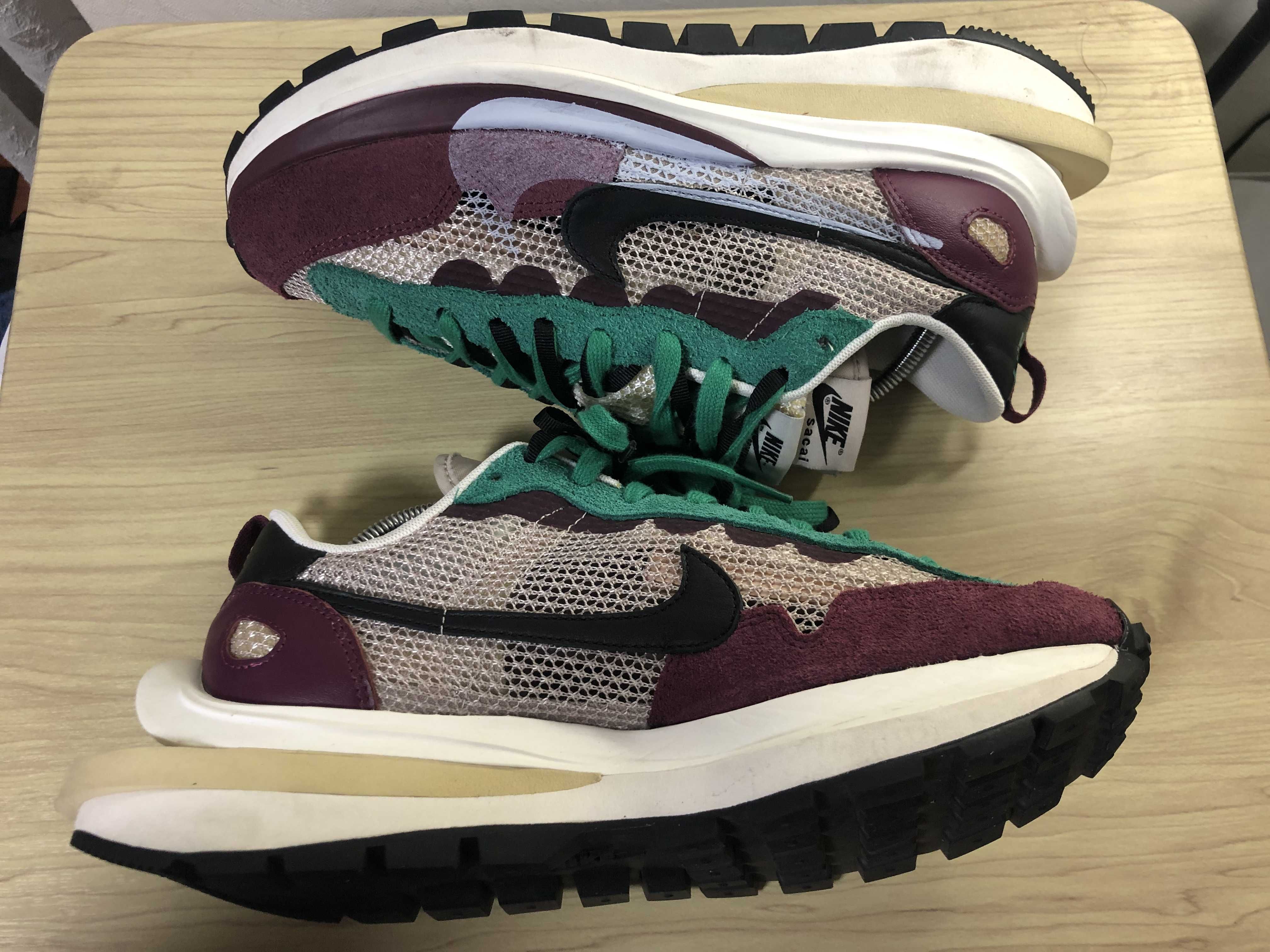 sacai × Nike Vapor Waffle "String/Red/Green"