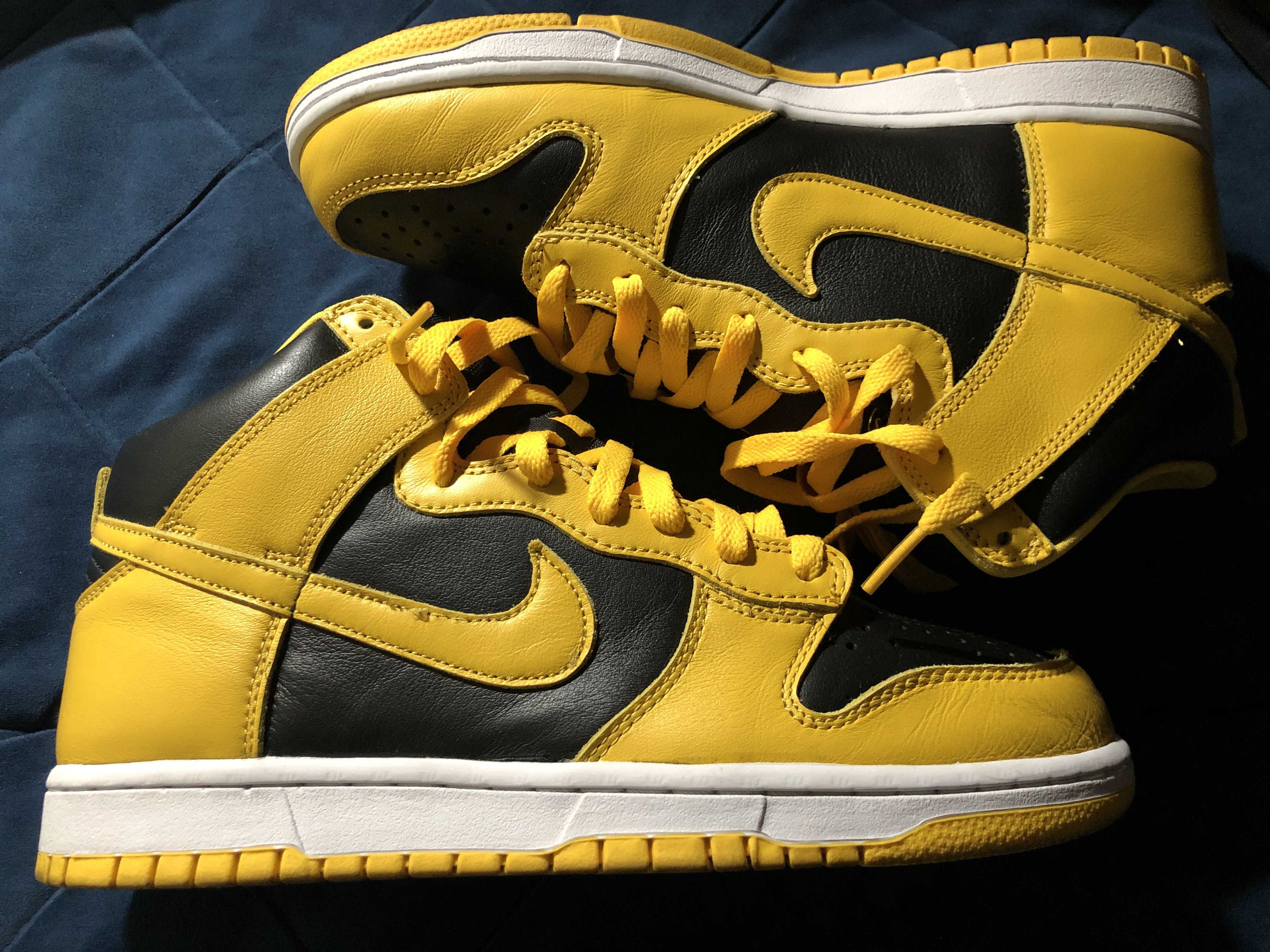 Nike Dunk High "Black/Varsity Maize"